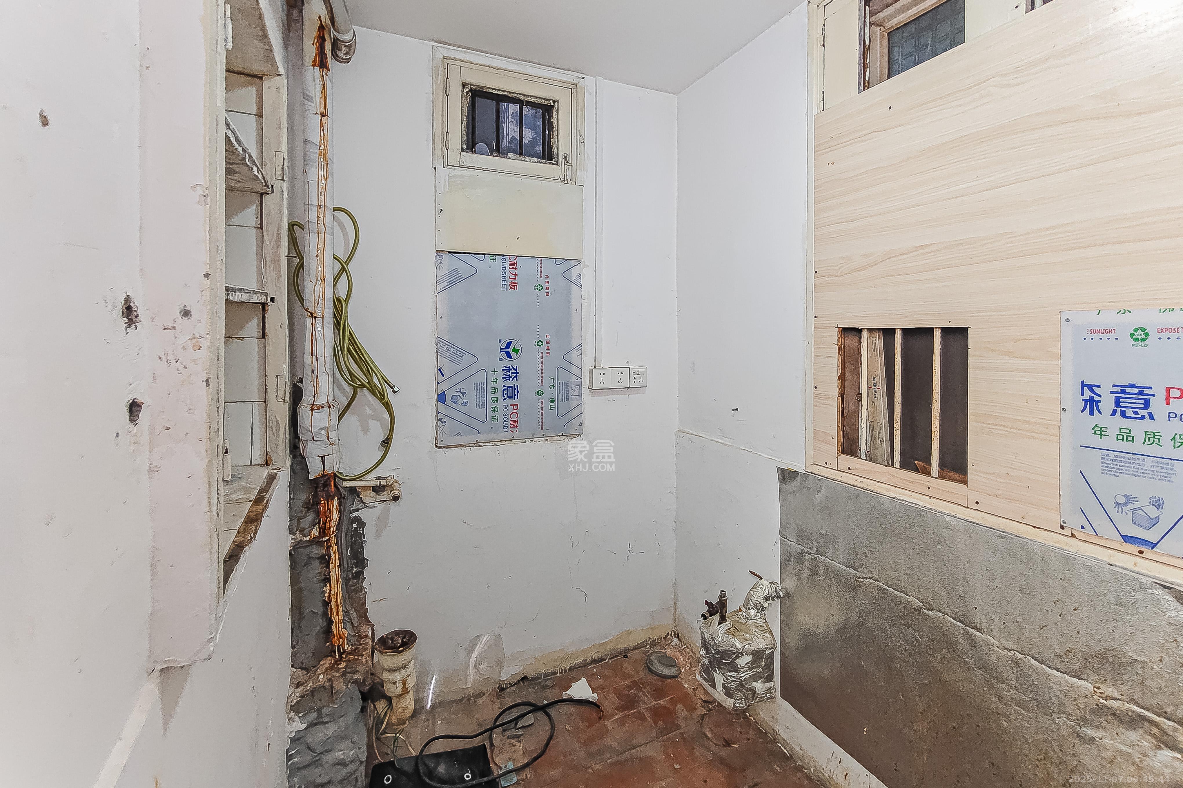 梨子山小区  2室1厅1卫    53.0万厨房