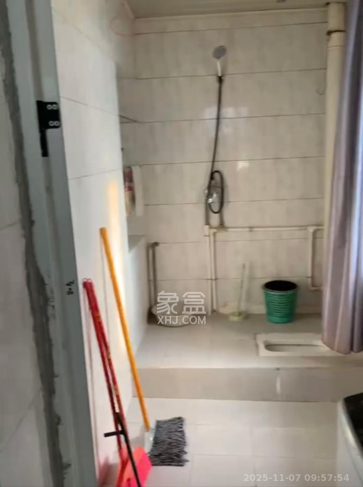 火车站邮政局宿舍 3室2厅1卫 1600.0元/月 火车站邮政局宿舍 3室2厅1卫 1600.0元/月室内图