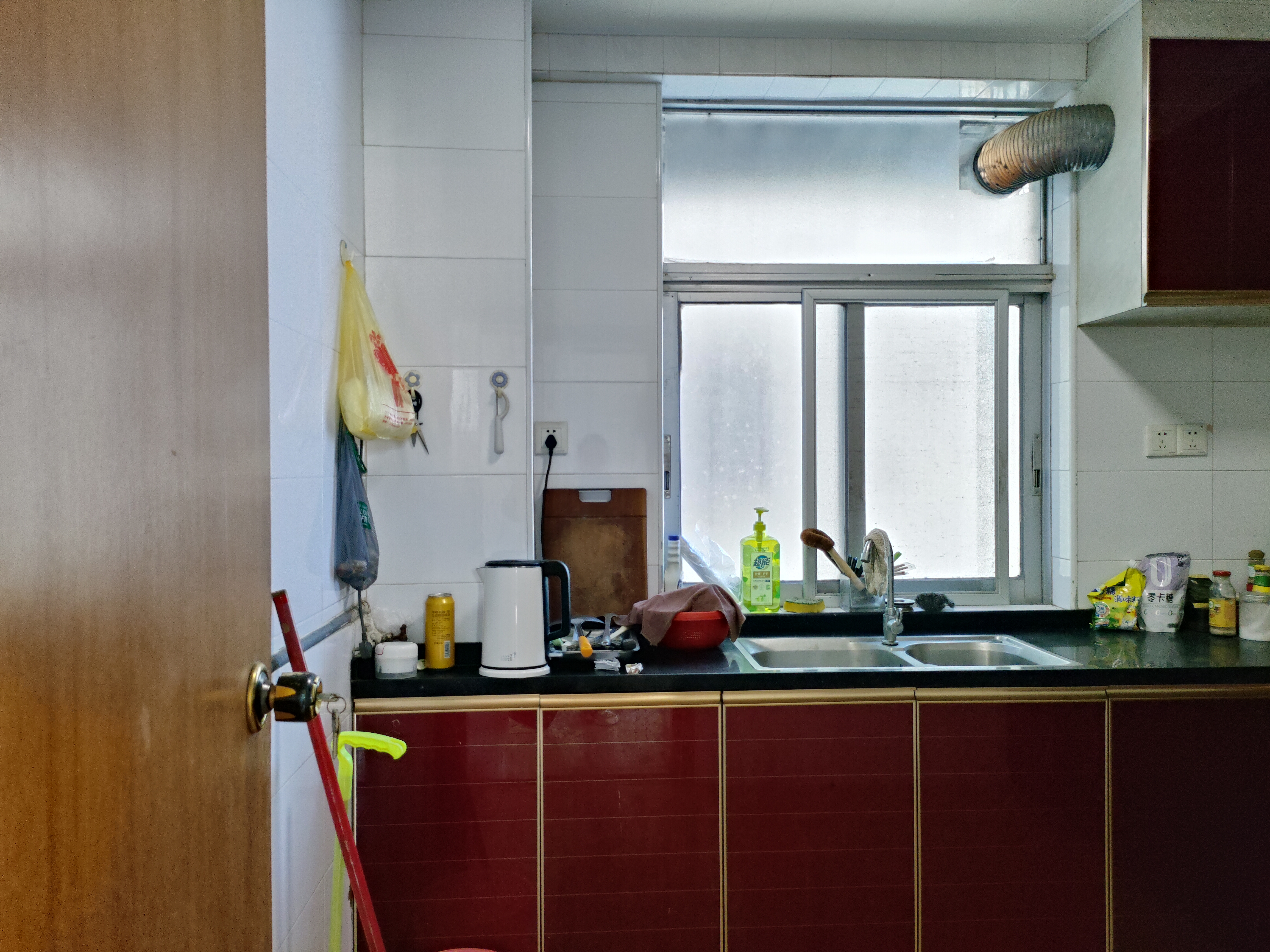 海口农行宿舍（海秀路48-1号）  3室2厅2卫    2400.0元/月室内图