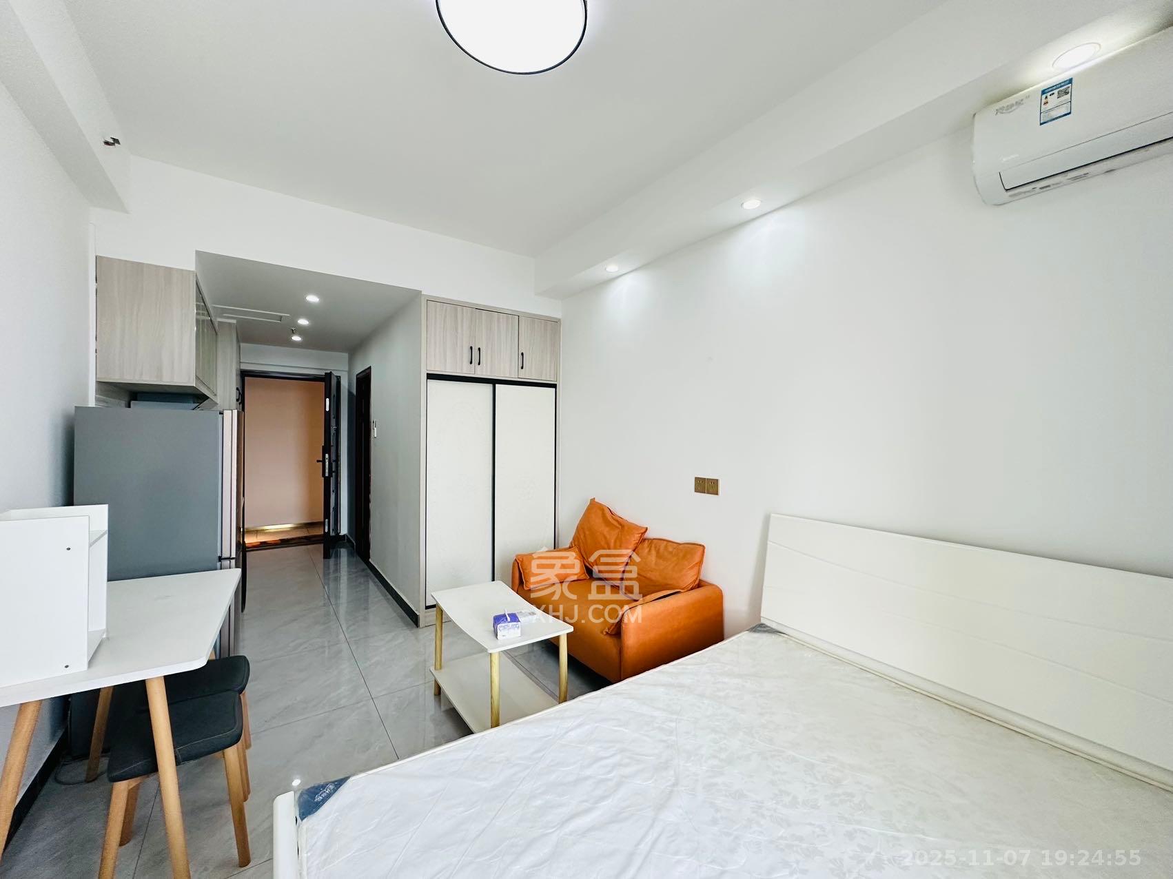 保利麓谷林语I区  1室1厅1卫    1500.0元/月室内图