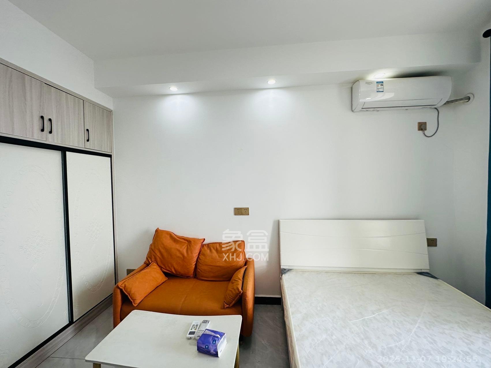 保利麓谷林语I区  1室1厅1卫    1500.0元/月室内图