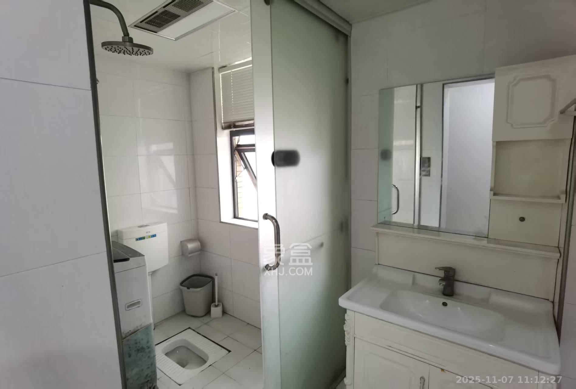 长盛岚庭  3室2厅2卫    2500.0元/月室内图