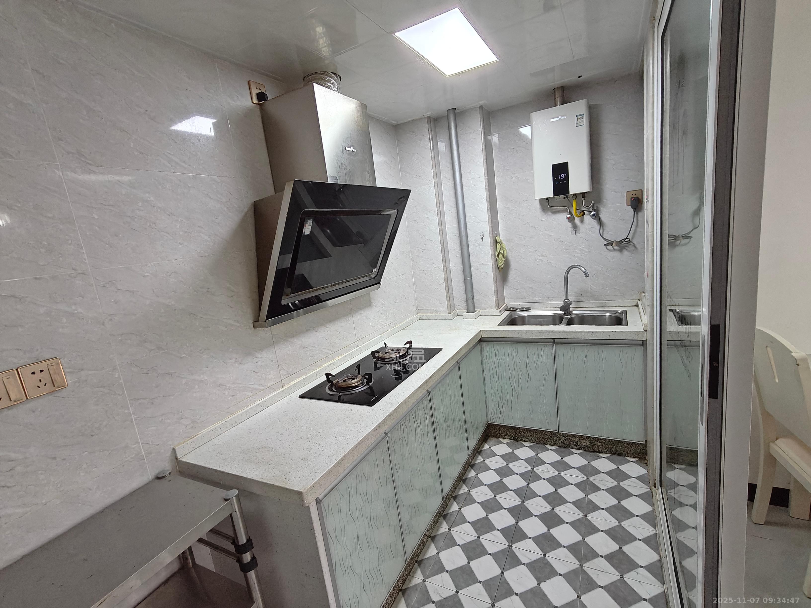 海伦春天 3室2厅1卫 2000.0元/月 海伦春天 3室2厅1卫 2000.0元/月室内图