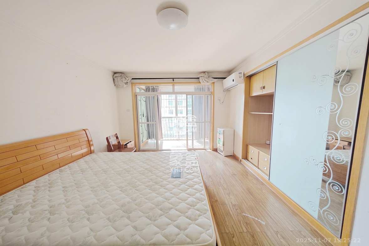 官塘公寓 3室2厅2卫 2000.0元/月 官塘公寓 3室2厅2卫 2000.0元/月室内图