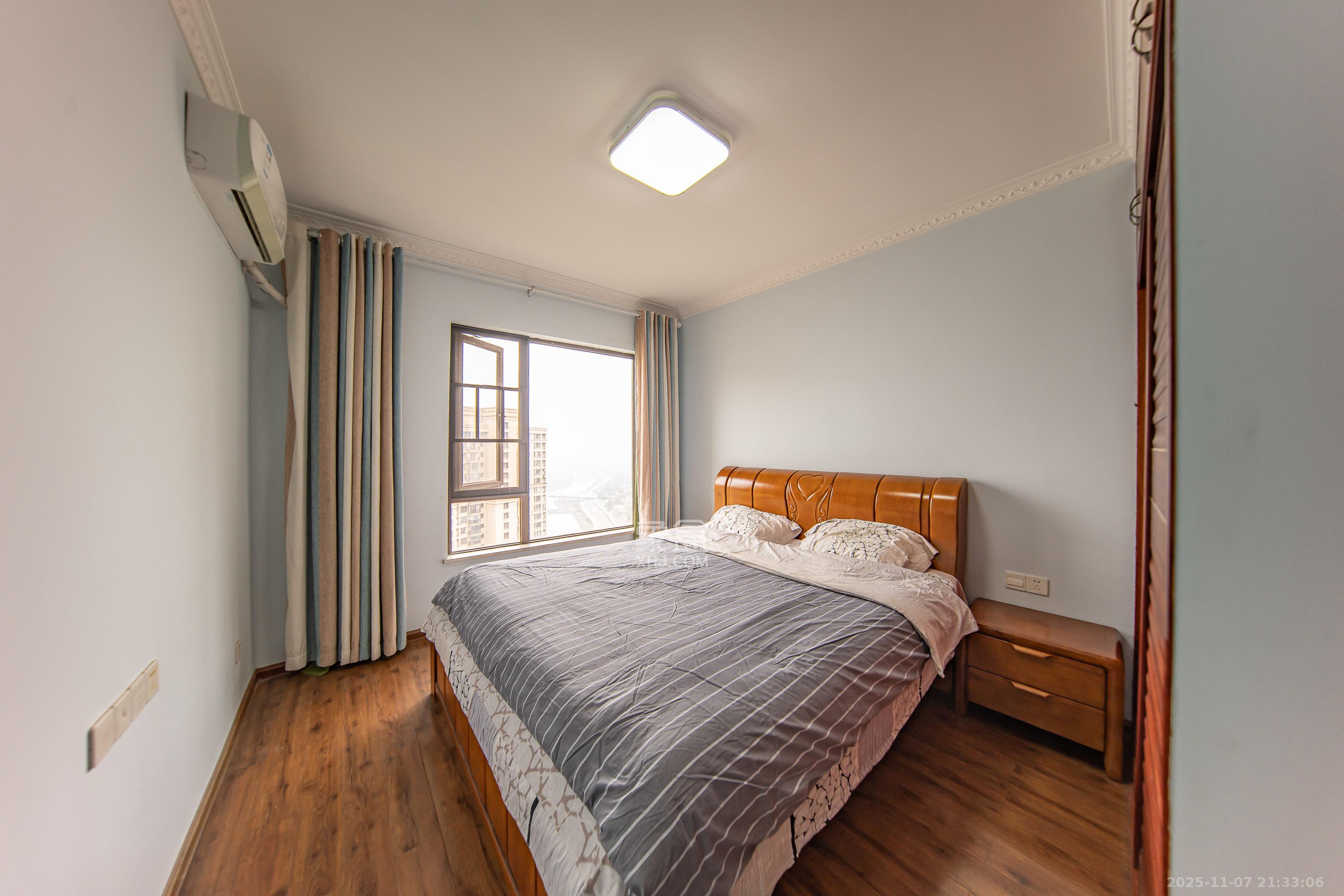 华润橡树湾 3室2厅1卫 69.8万 华润橡树湾 3室2厅1卫 69.8万卧室