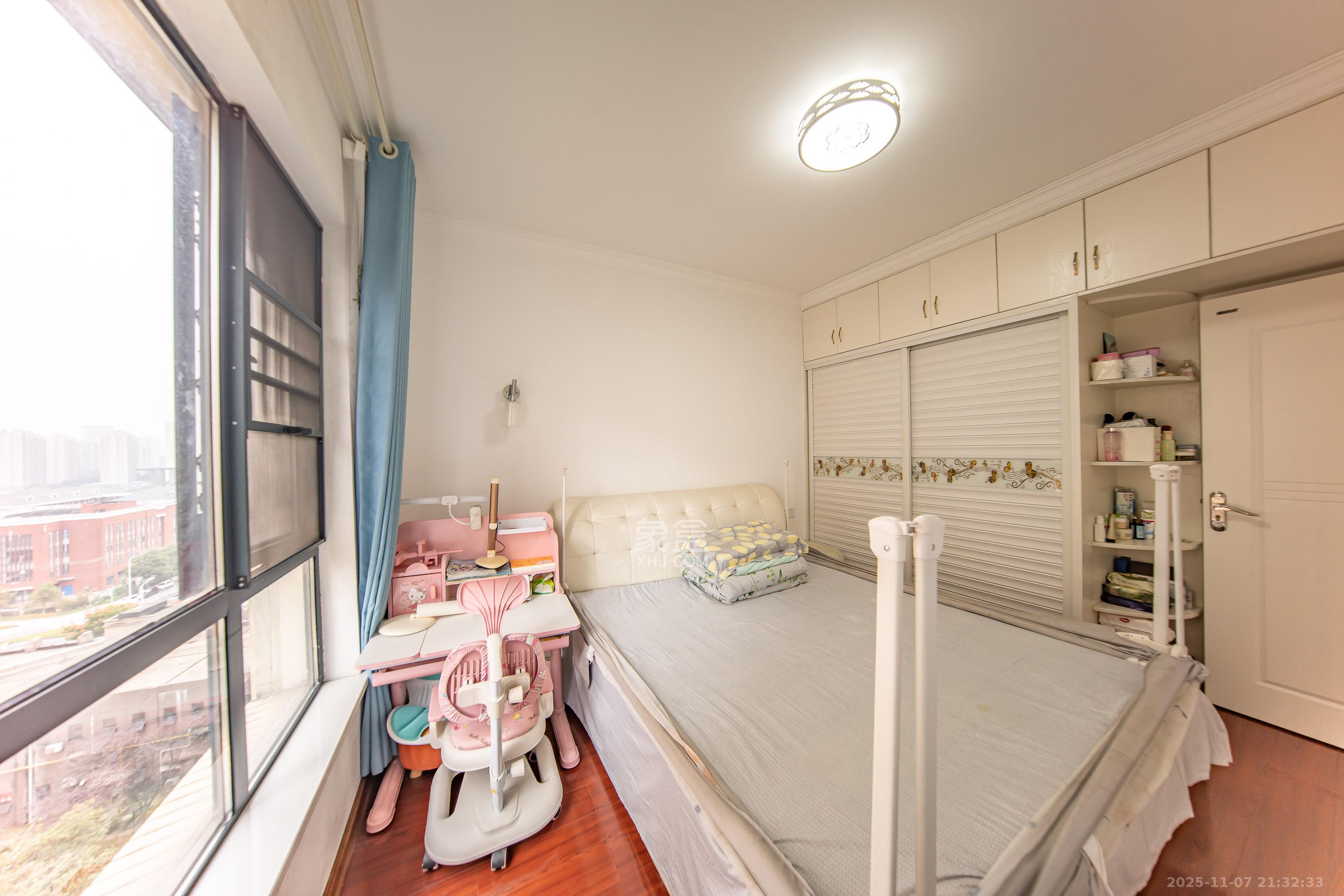 湘熙水郡(观澜海赋家园) 3室2厅1卫 98.0万 湘熙水郡(观澜海赋家园) 3室2厅1卫 98.0万卧室