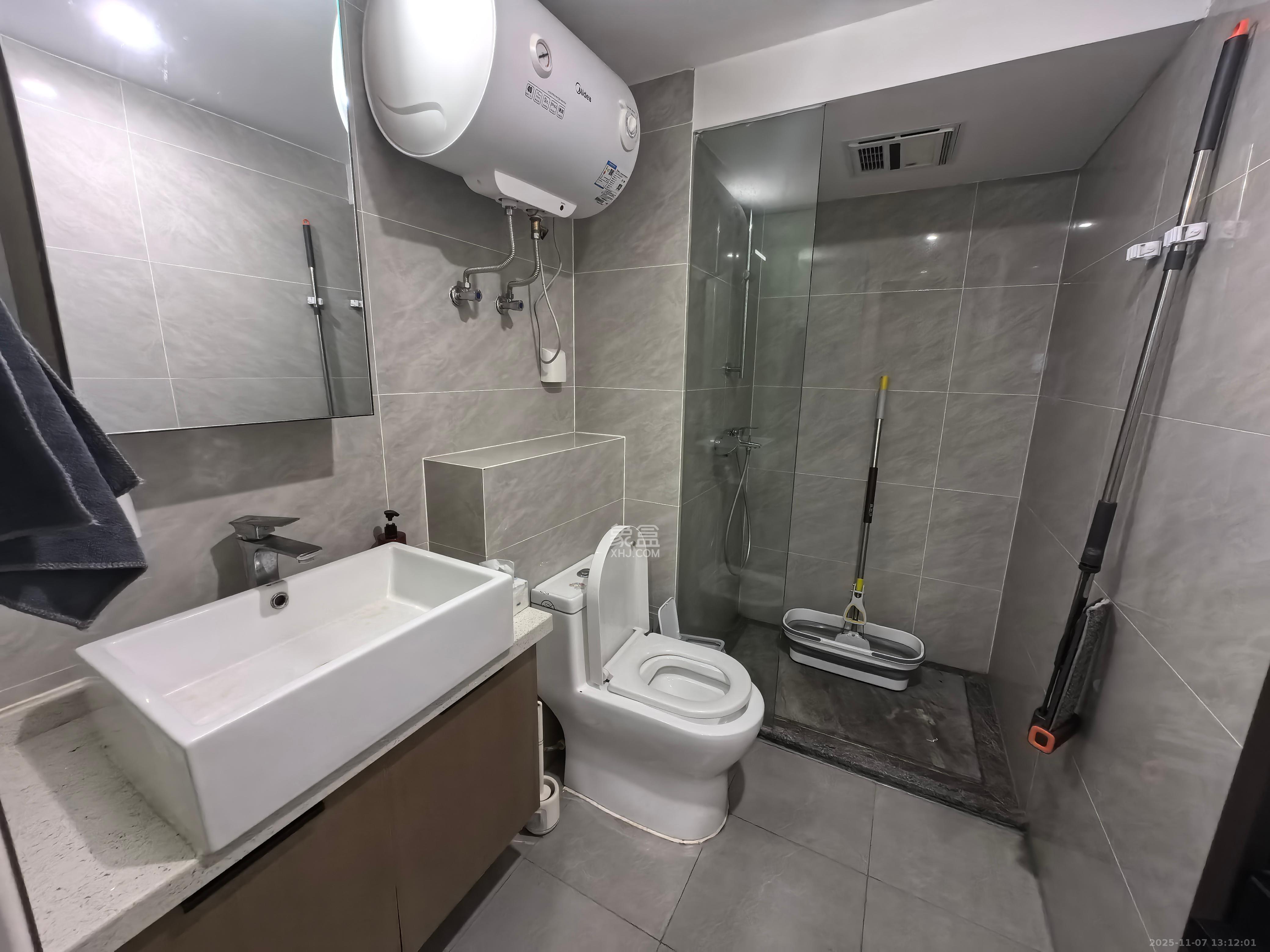 旺德府万象时代  2室2厅1卫    3200.0元/月室内图