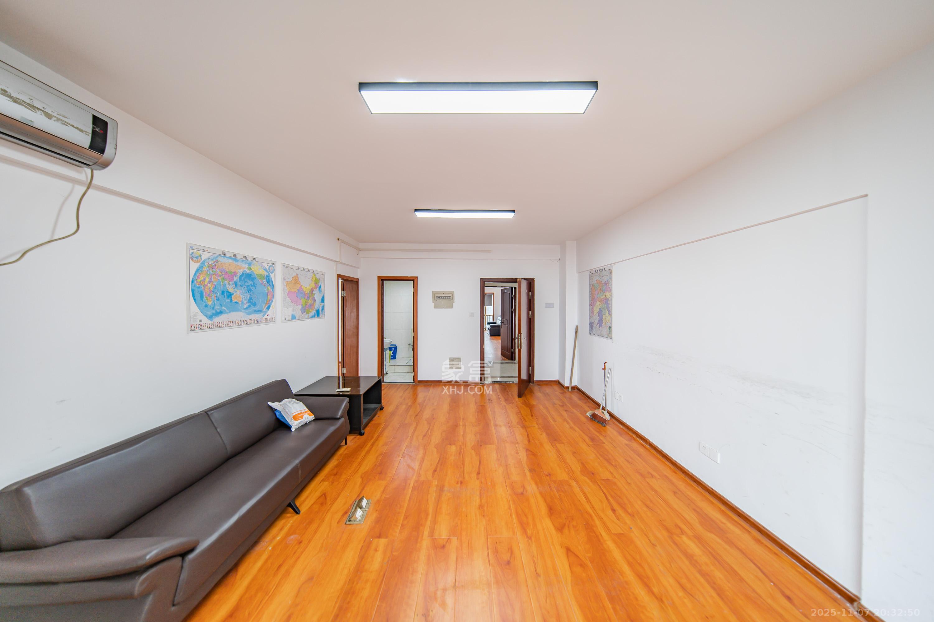 天健芙蓉盛世一期 2室1厅1卫 87.27万 天健芙蓉盛世一期 2室1厅1卫 87.27万客厅