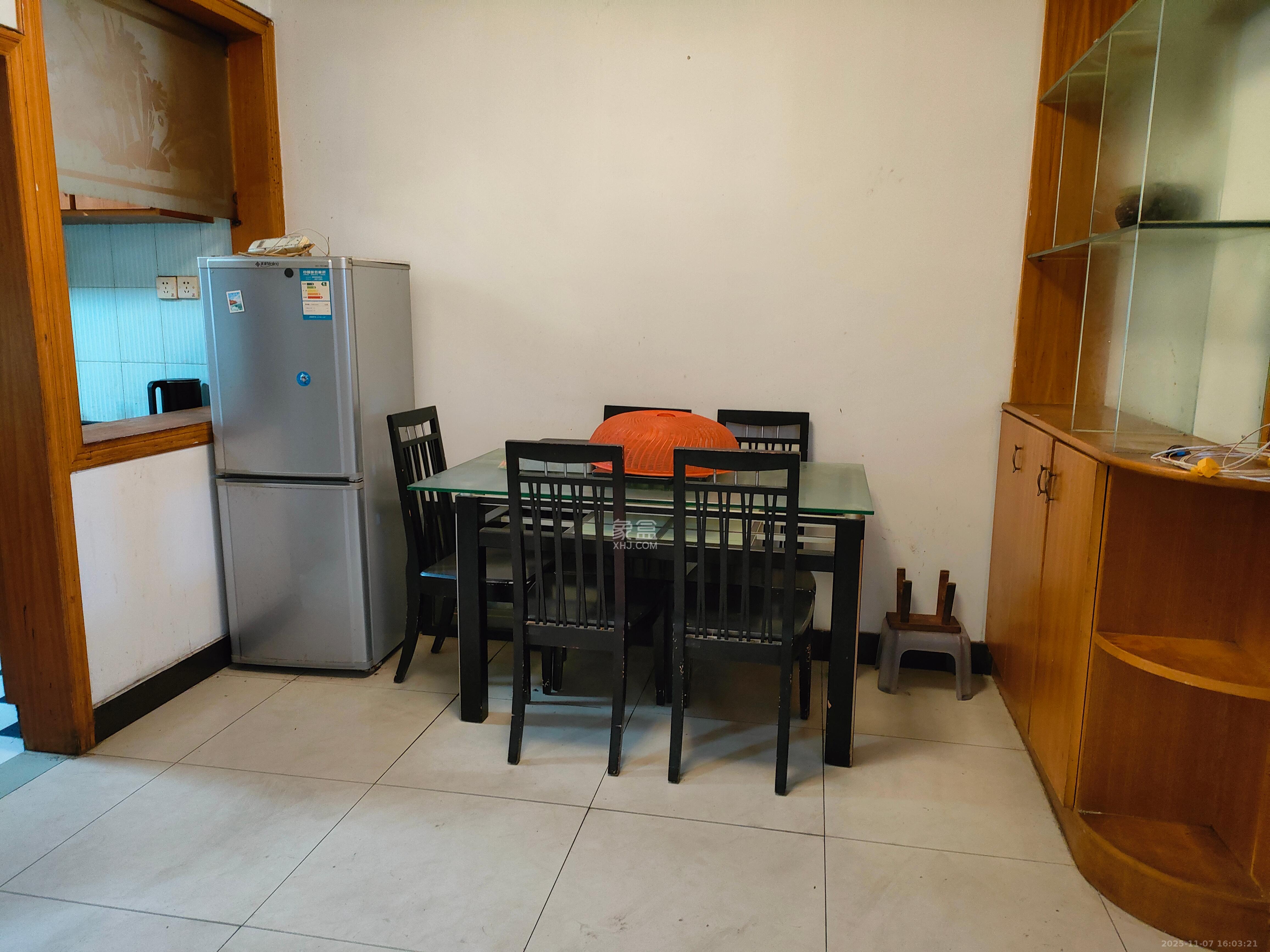 融城花苑  3室2厅1卫    1800.0元/月室内图