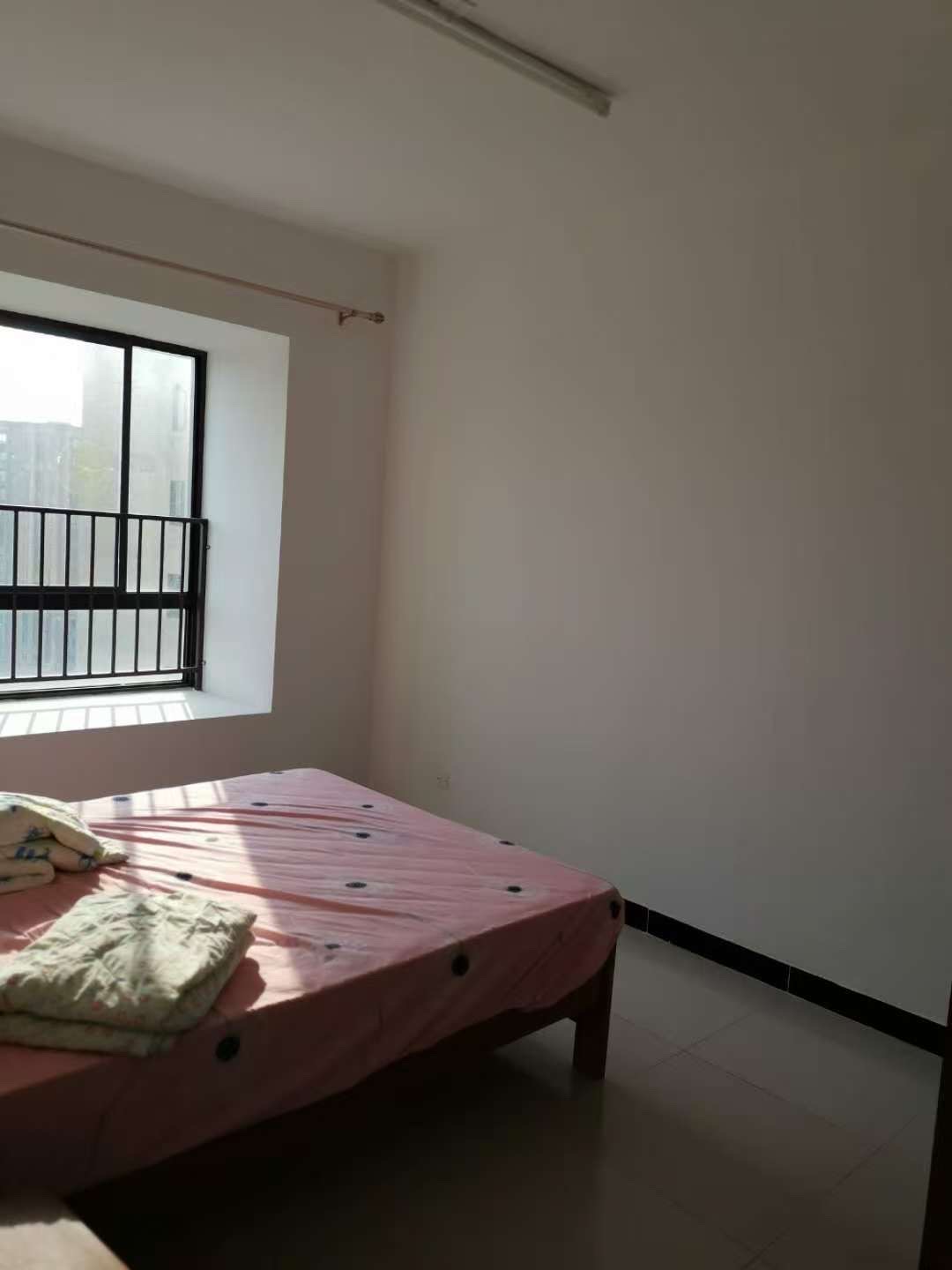 绿地城悦城 3室2厅2卫 2500.0元/月 绿地城悦城 3室2厅2卫 2500.0元/月室内图