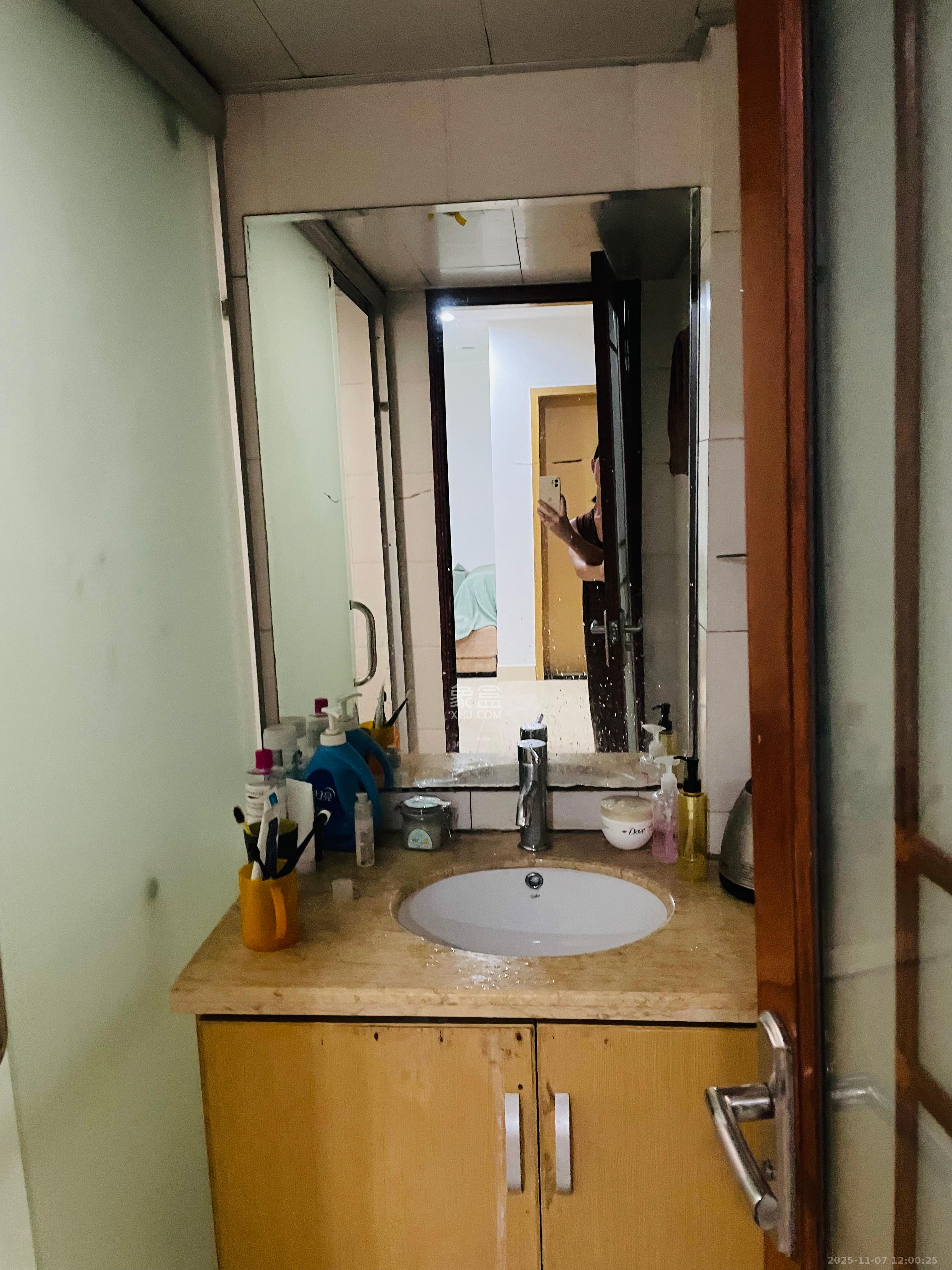 长大卧琥  1室1厅1卫    1200.0元/月室内图