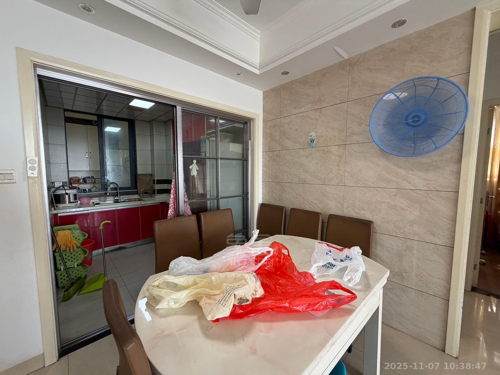 中建御山和苑  3室2厅1卫    2000.0元/月室内图