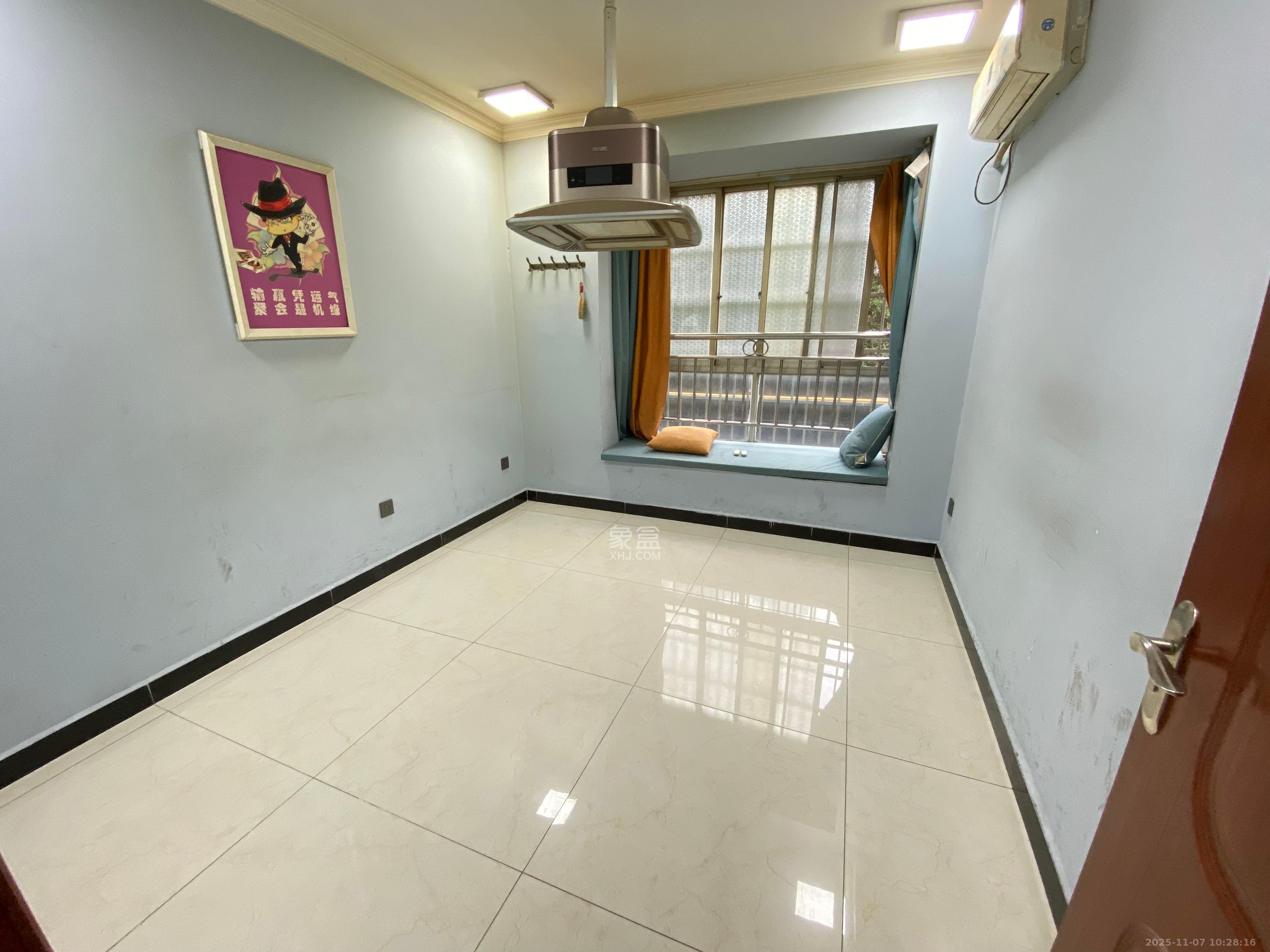 天泽大厦 4室2厅1卫 3400.0元/月 天泽大厦 4室2厅1卫 3400.0元/月室内图