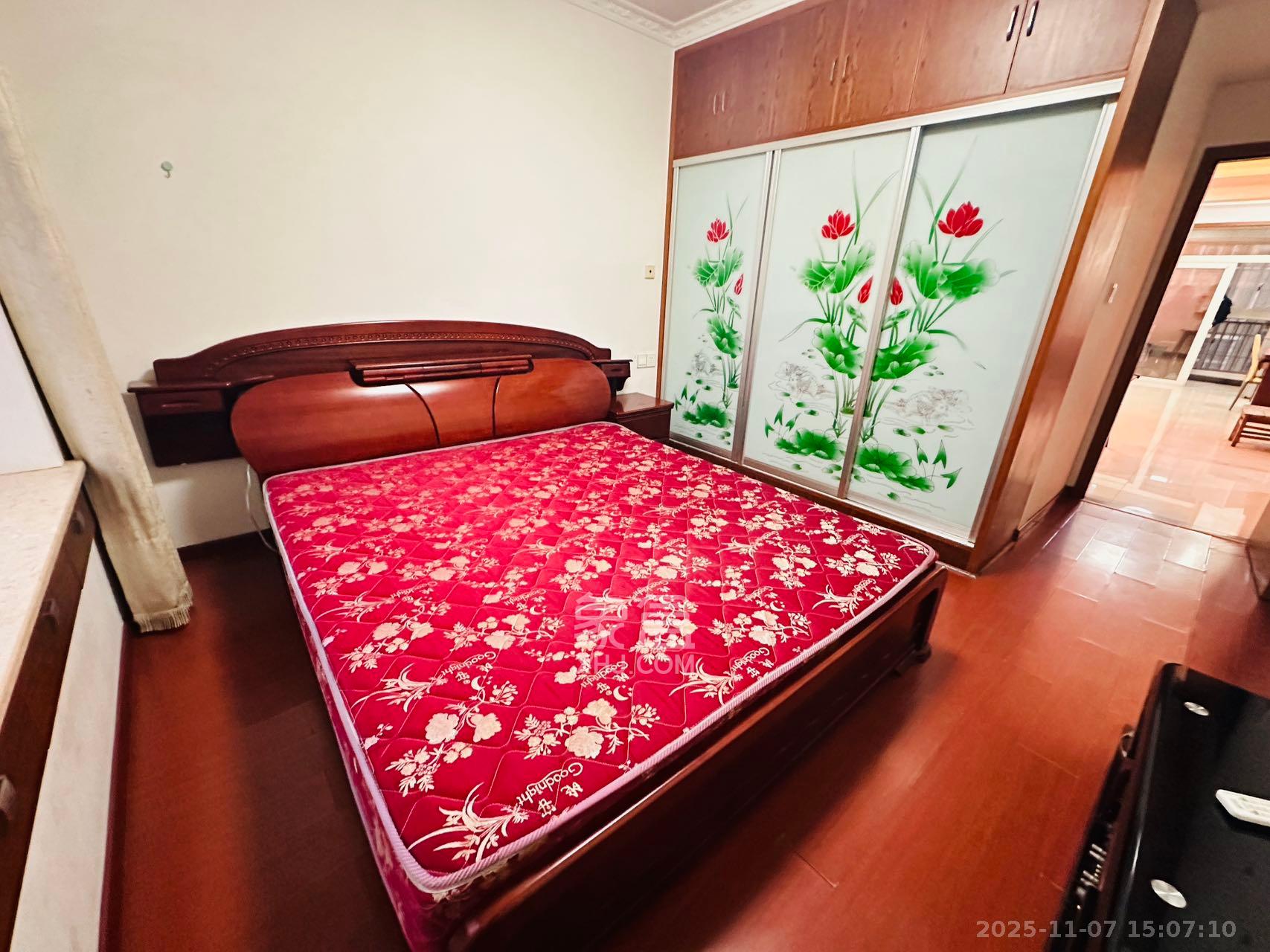 和馨园  3室1厅1卫    2200.0元/月室内图