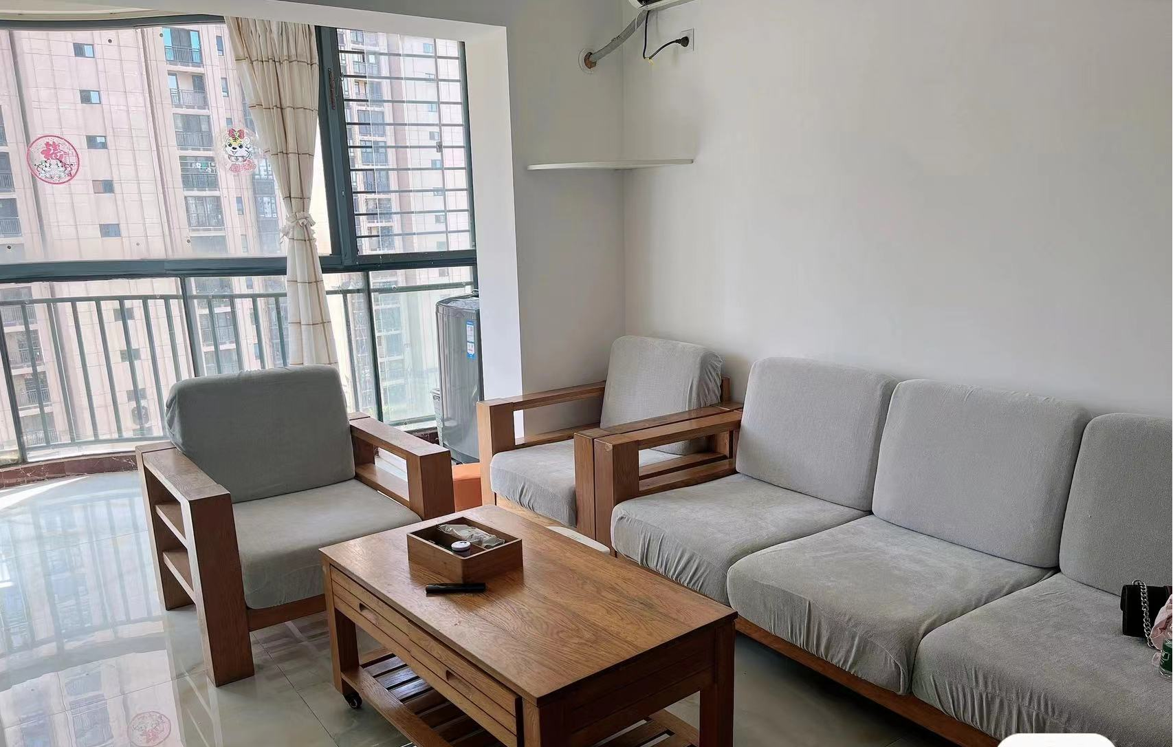 星华佳园 1室2厅2卫 3200.0元/月 星华佳园 1室2厅2卫 3200.0元/月室内图