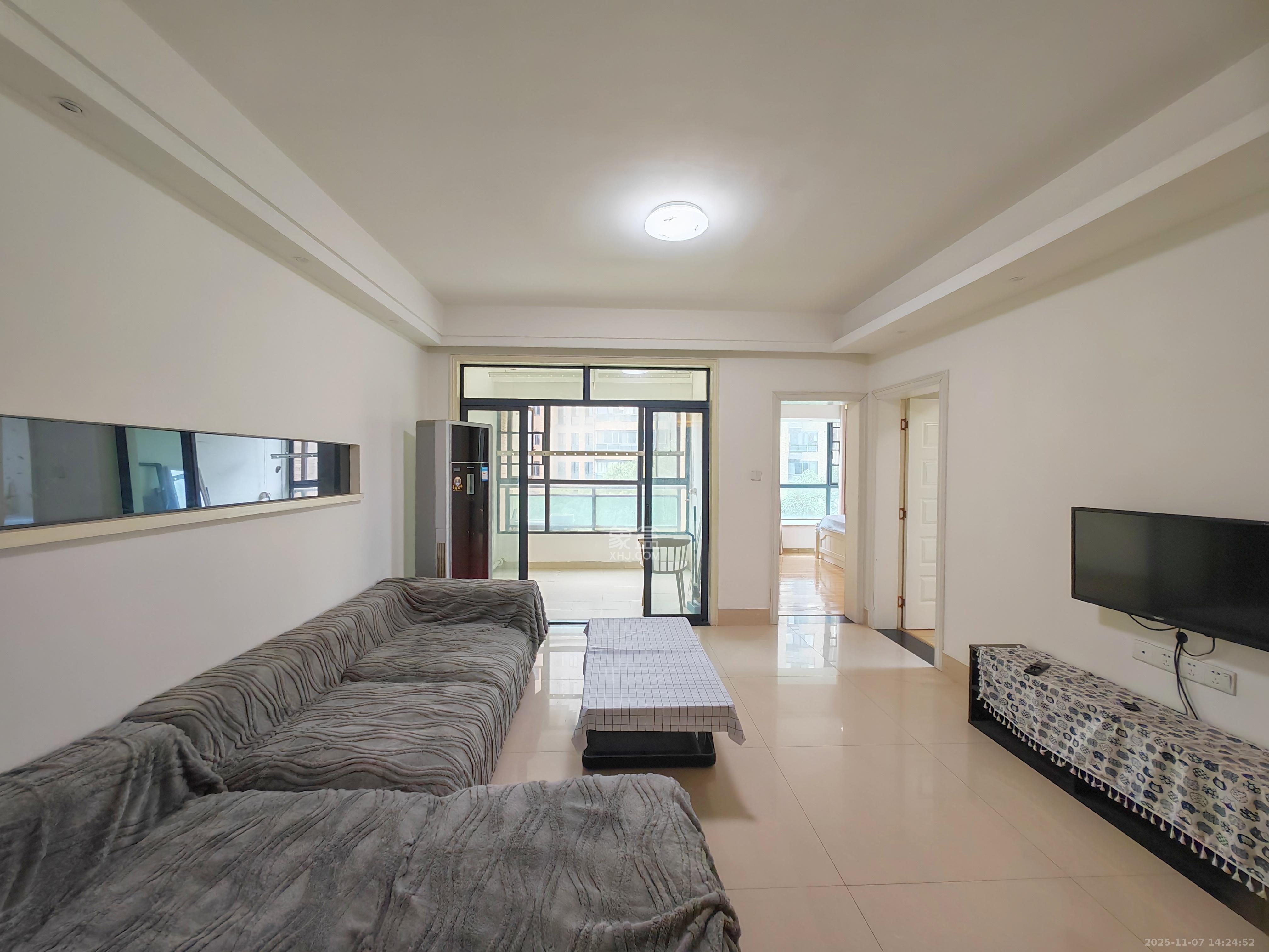 湘府9号  2室1厅1卫    2100.0元/月室内图