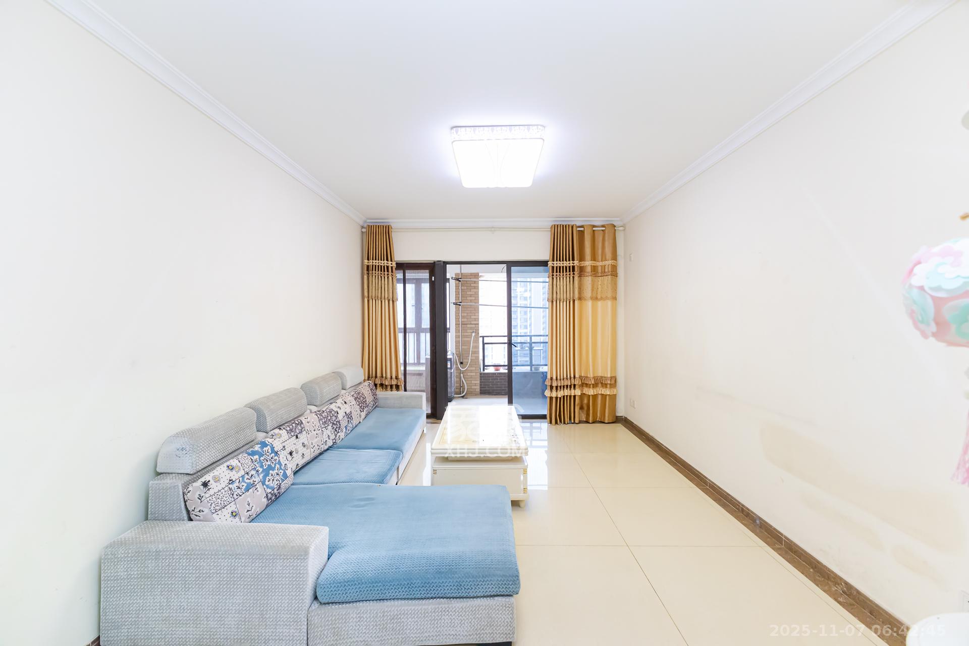 时代倾城一期 2室2厅1卫 61.0万 时代倾城一期 2室2厅1卫 61.0万客厅