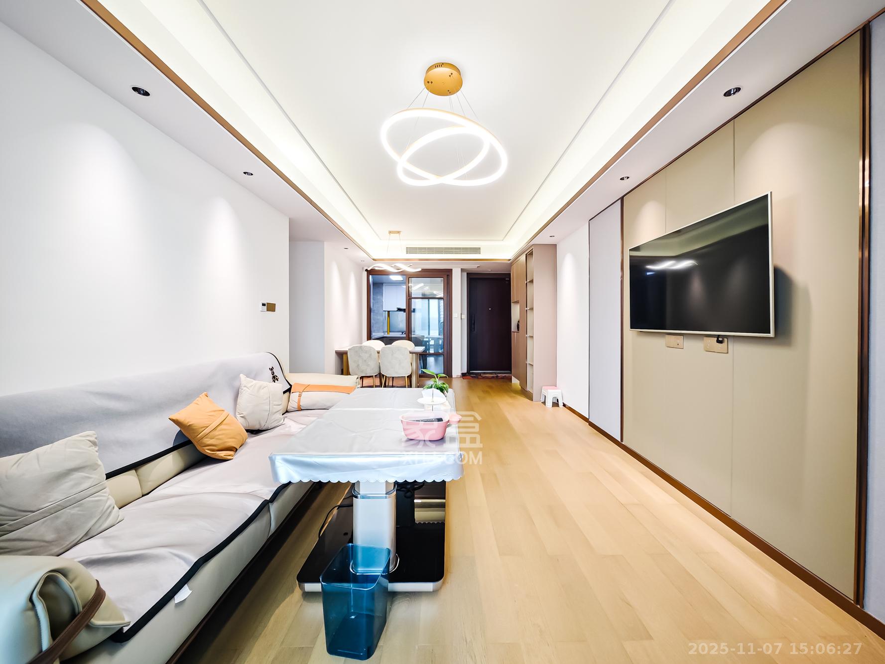 长沙万境潇湘 3室2厅2卫 137.0万 长沙万境潇湘 3室2厅2卫 137.0万客厅