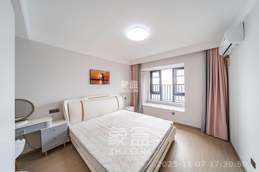 华润凯旋门一期 4室2厅2卫 3200.0元/月 华润凯旋门一期 4室2厅2卫 3200.0元/月室内图