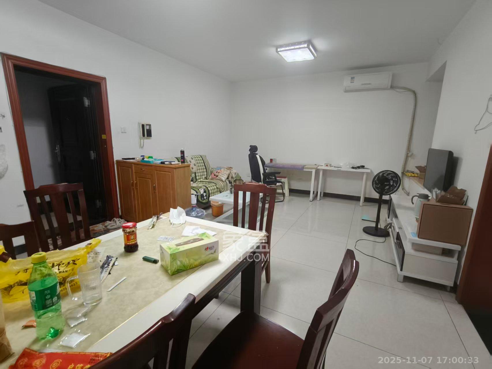 百纳广场(百纳公寓) 1室2厅0卫 2300.0元/月 百纳广场(百纳公寓) 1室2厅0卫 2300.0元/月室内图