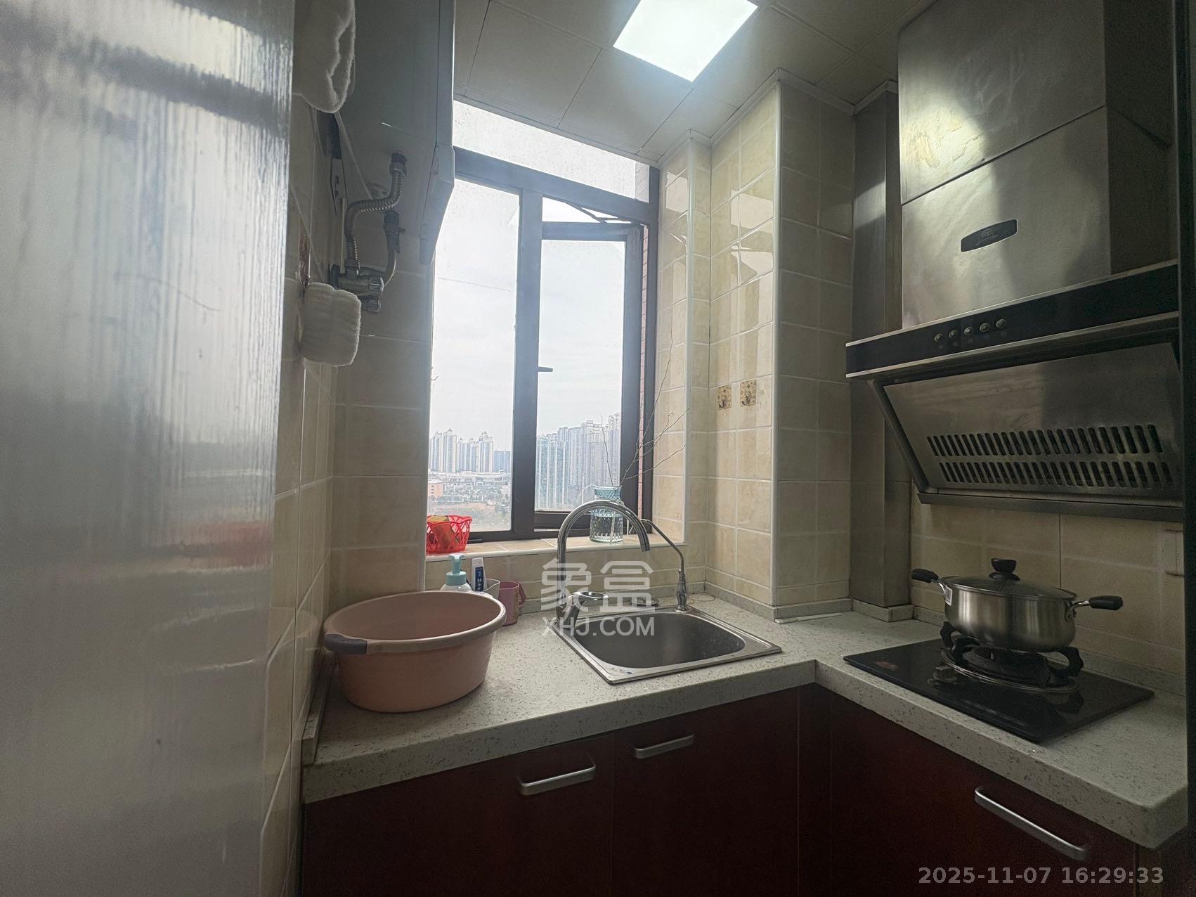 水岸世景  1室1厅1卫    1100.0元/月室内图