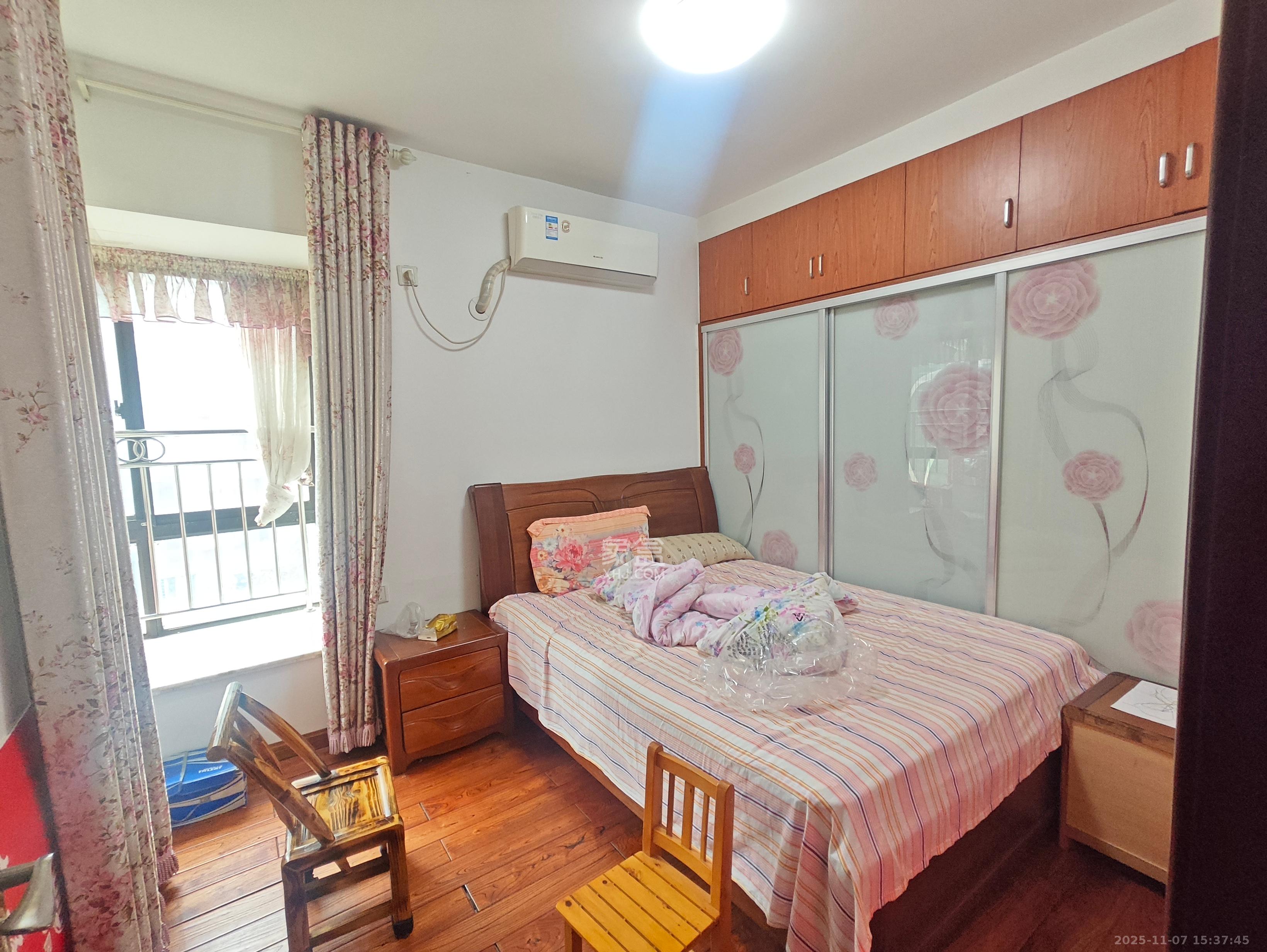 钱隆樽品(一、二、三期)  2室2厅1卫    2000.0元/月室内图