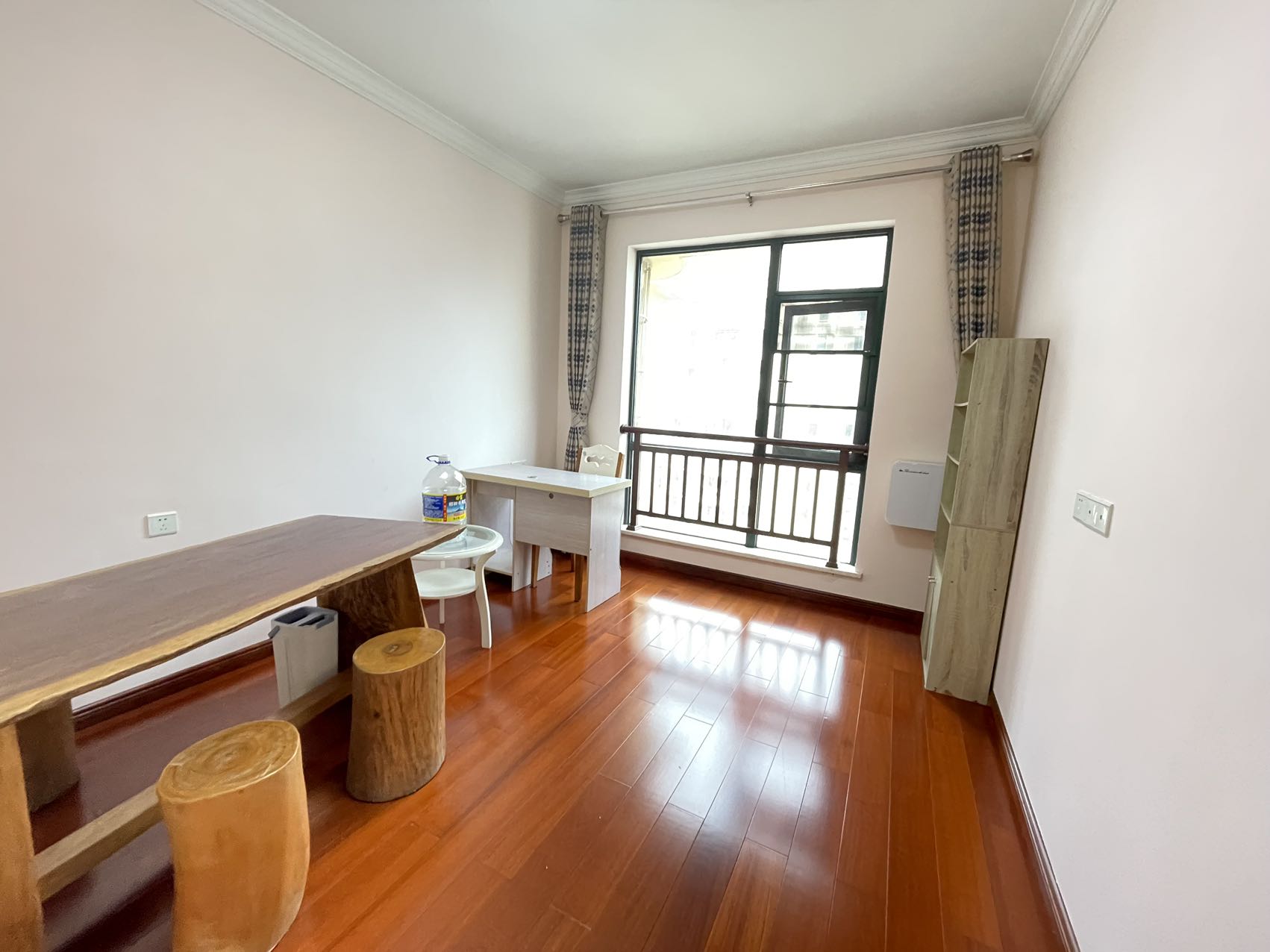 海阔天空-国瑞城二期(雅仕苑) 4室2厅2卫 6200.0元/月 海阔天空-国瑞城二期(雅仕苑) 4室2厅2卫 6200.0元/月室内图