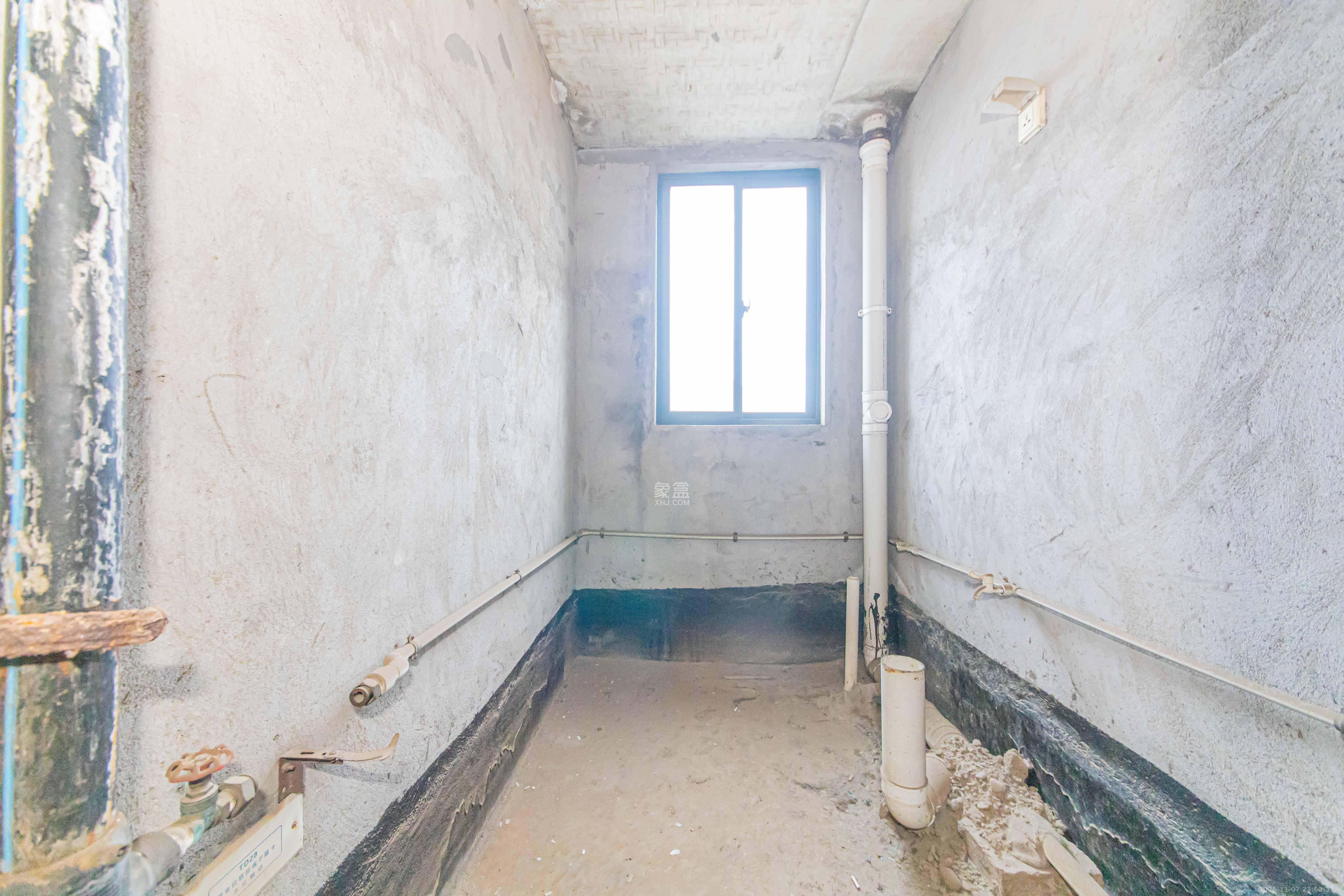 保利花园 3室2厅2卫 123.0万 保利花园 3室2厅2卫 123.0万卫生间