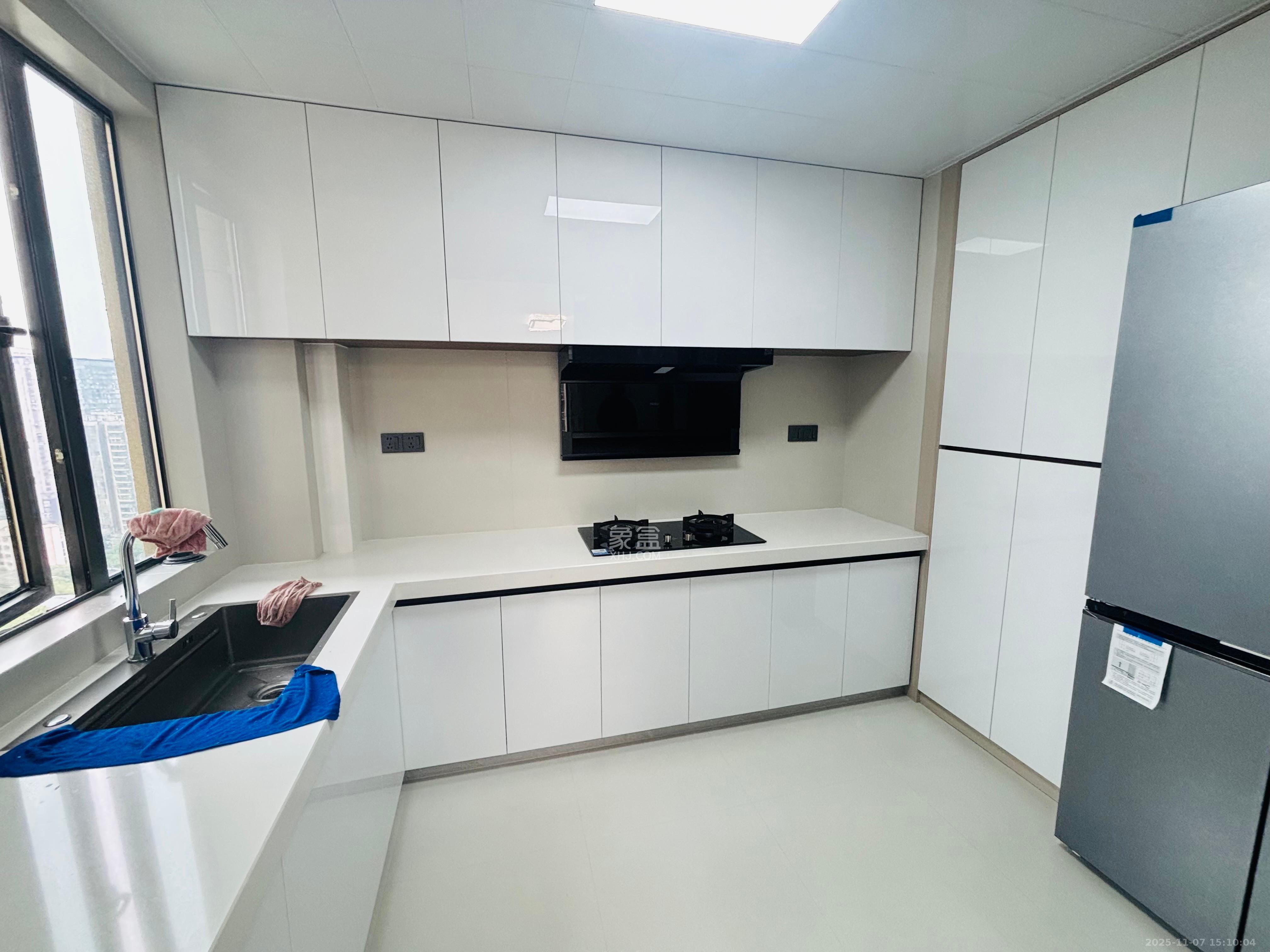 岭福家苑(天心佳苑) 3室2厅2卫 3600.0元/月 岭福家苑(天心佳苑) 3室2厅2卫 3600.0元/月室内图