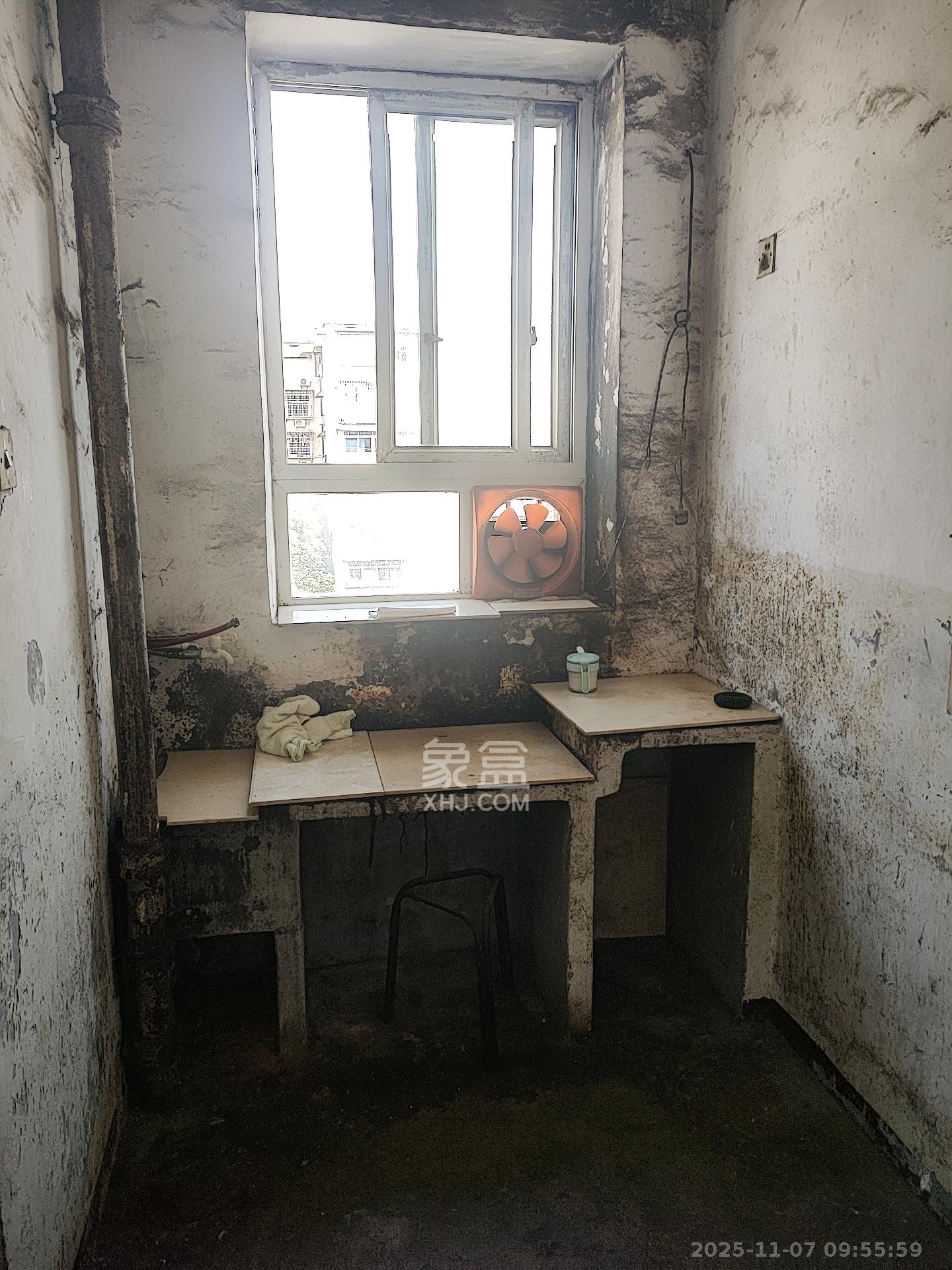 杏花园私房散盘  2室1厅1卫    700.0元/月室内图