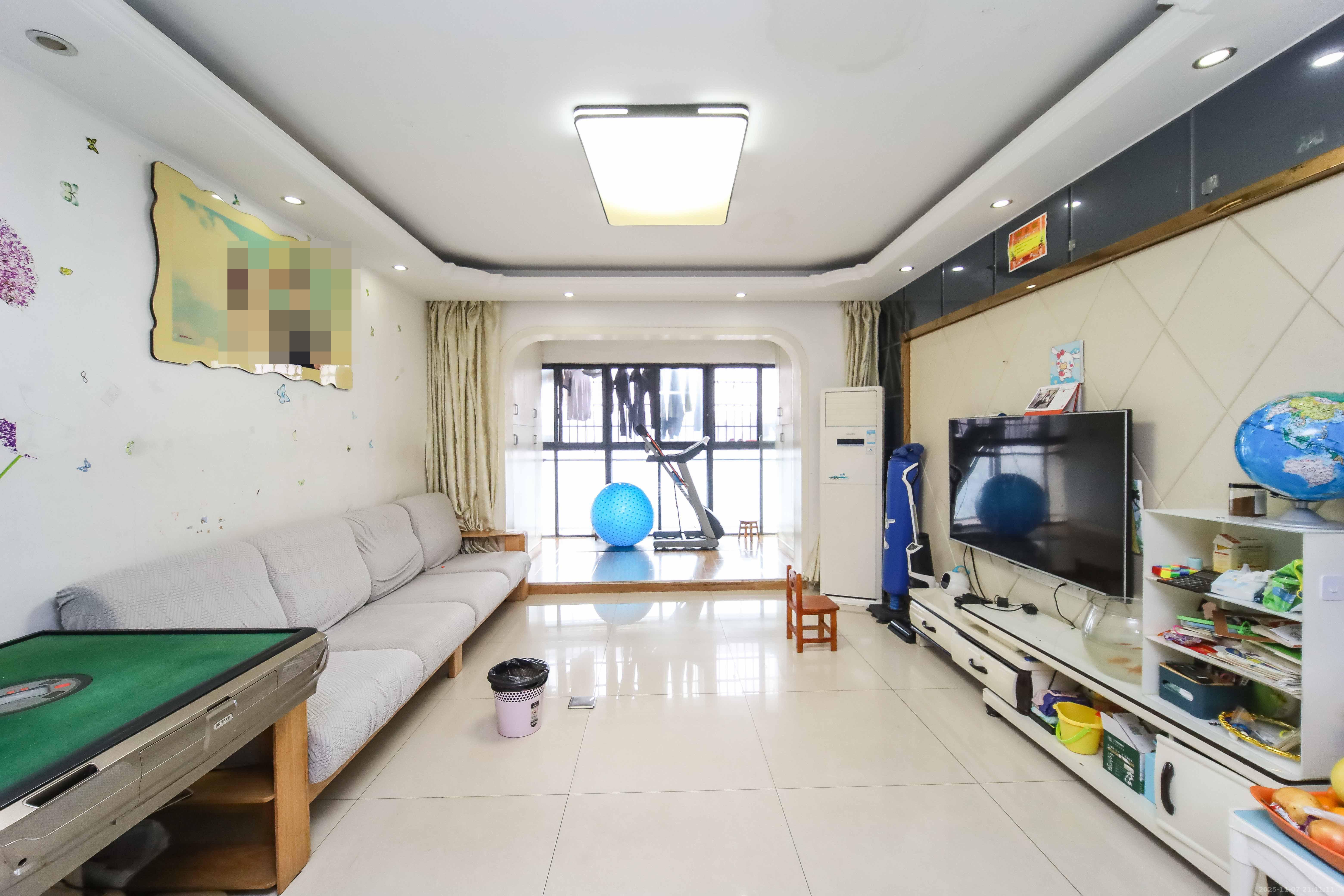 江河双水湾 3室2厅2卫 100.0万 江河双水湾 3室2厅2卫 100.0万客厅