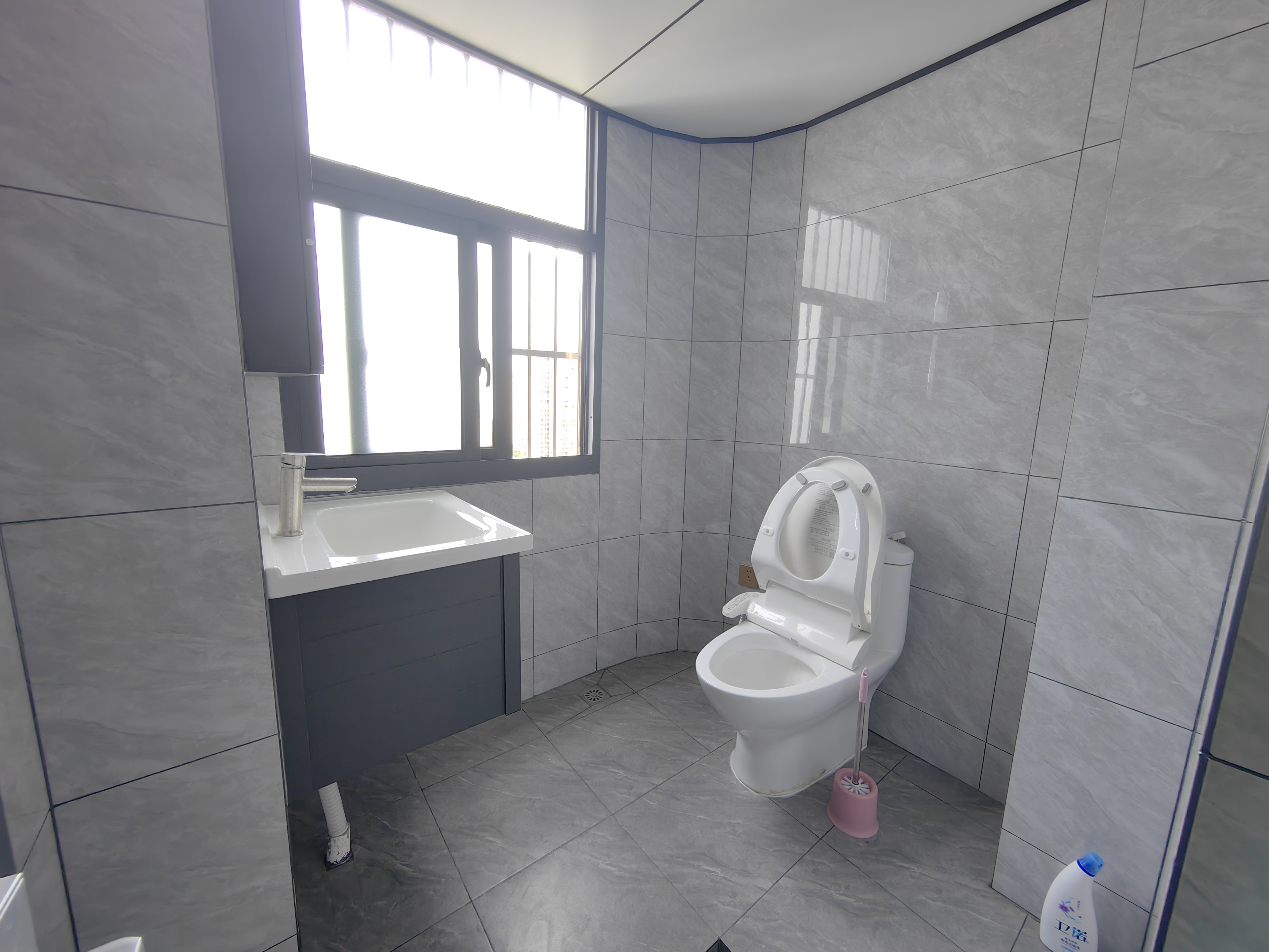 龙泉家园  4室2厅2卫    198.0万室内图