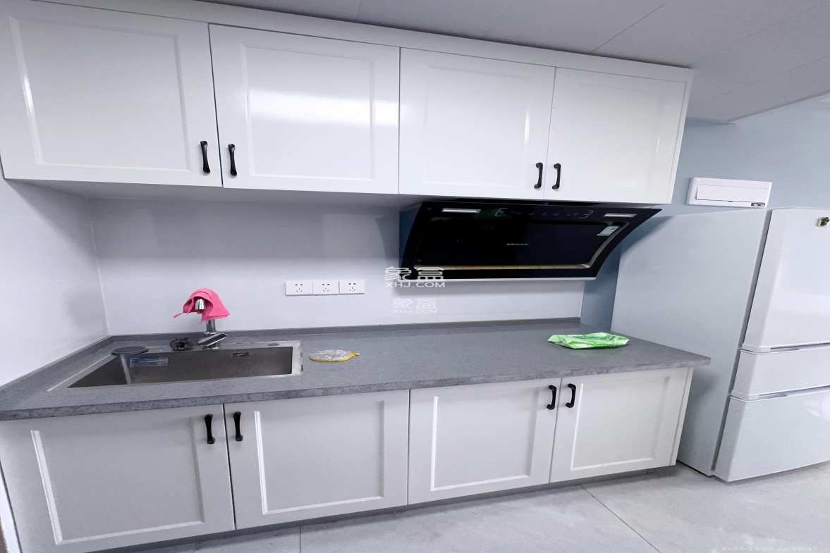 梅溪湖家居建材城 1室1厅1卫 1300.0元/月 梅溪湖家居建材城 1室1厅1卫 1300.0元/月室内图