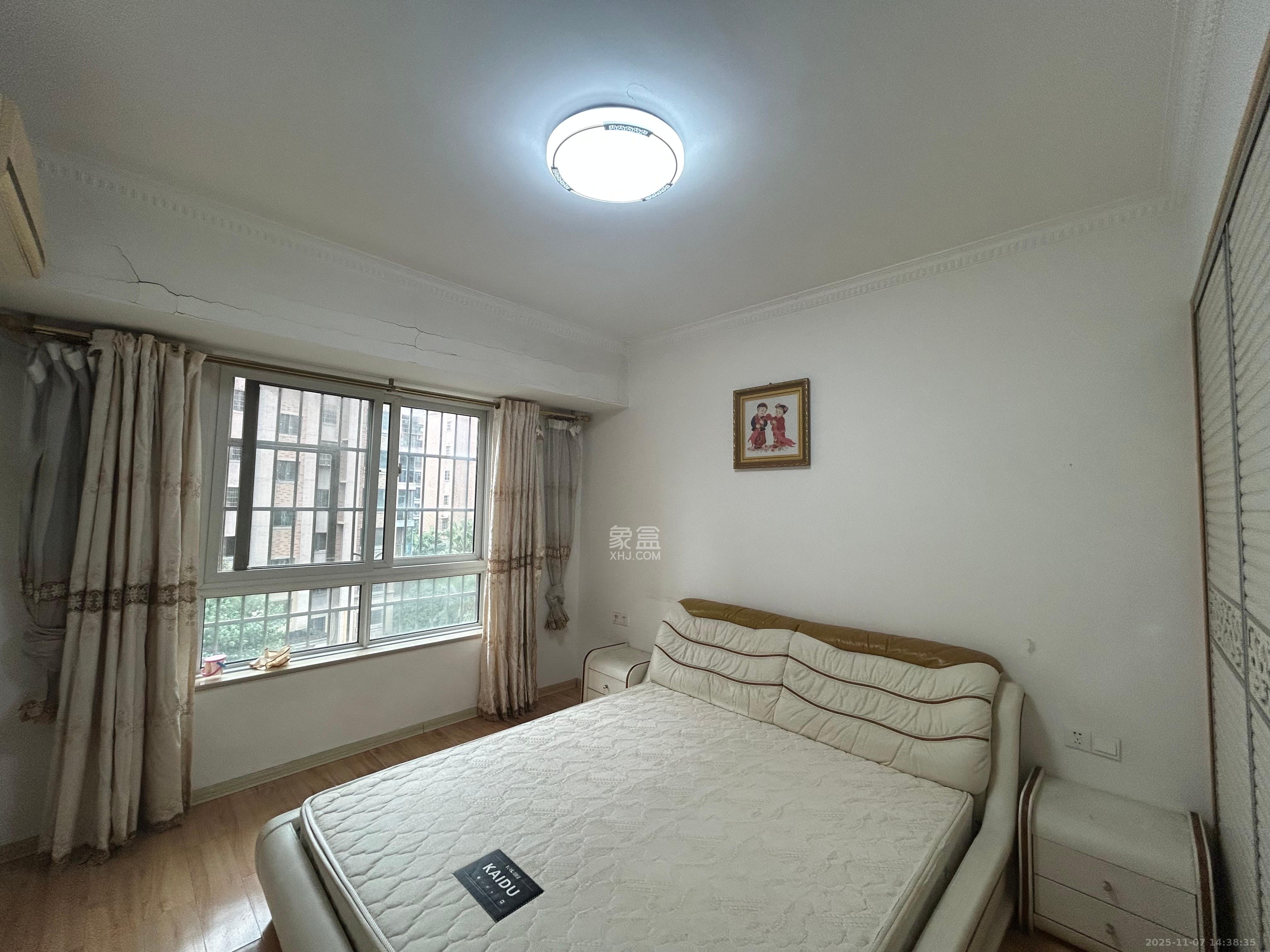 山水湾  3室2厅1卫    1600.0元/月室内图