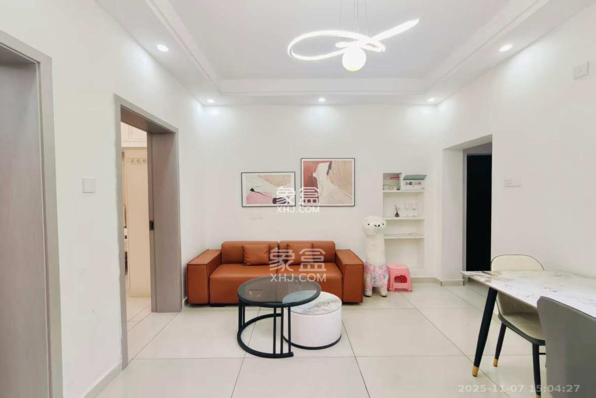 东风二村社区房 1室1厅1卫 2500.0元/月 东风二村社区房 1室1厅1卫 2500.0元/月室内图