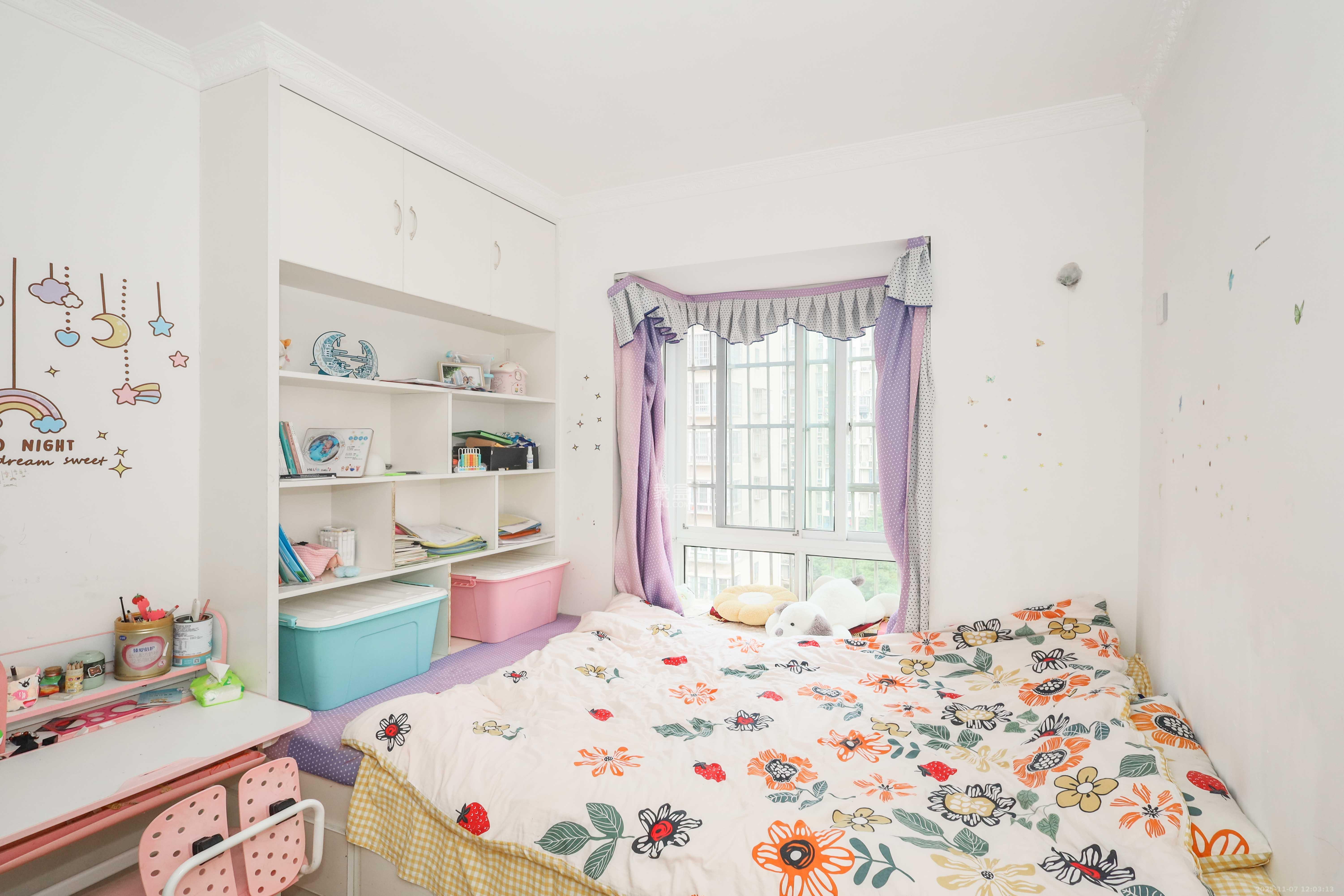 可可小城(麓谷可可小城) 3室2厅1卫 75.0万 可可小城(麓谷可可小城) 3室2厅1卫 75.0万卧室