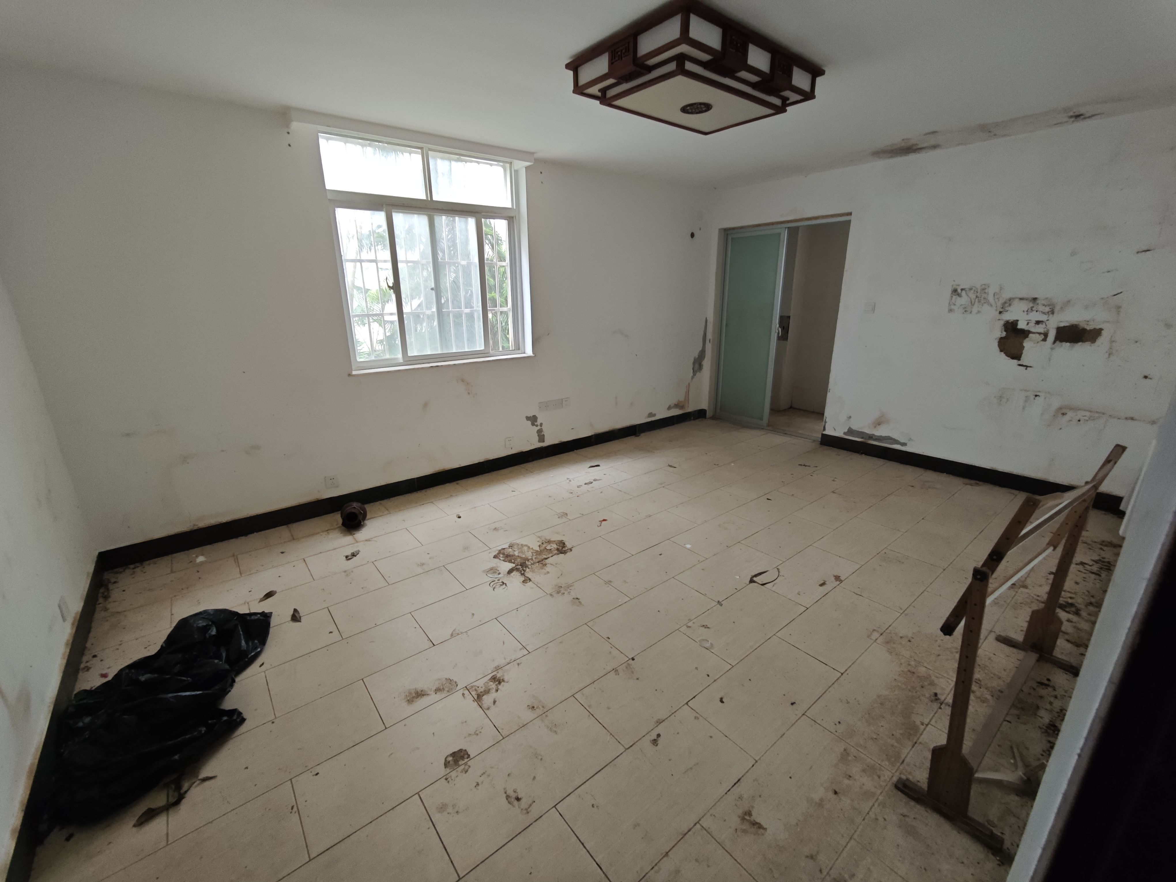 颐和美景花园  8室2厅4卫    5000.0元/月