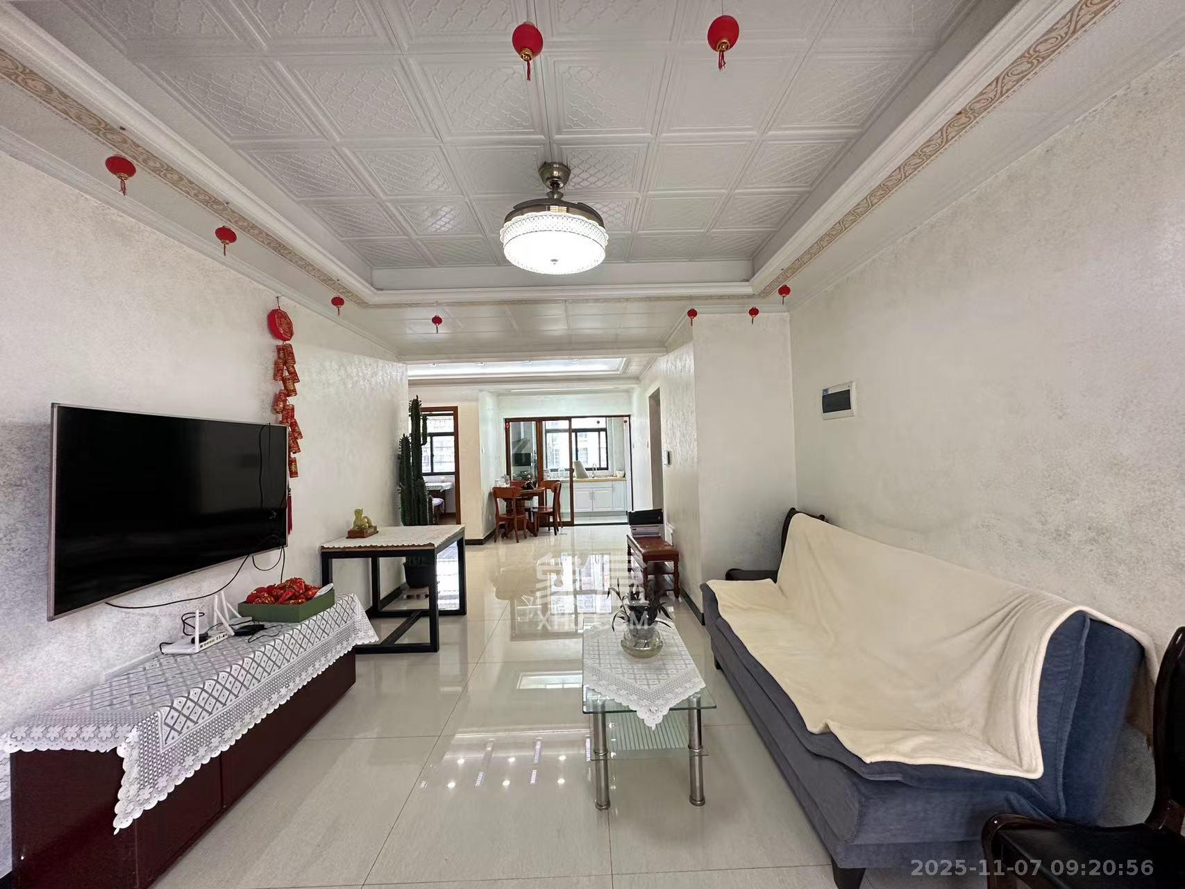 安泰嘉园（湘府邻伴）  2室2厅1卫    2600.0元/月