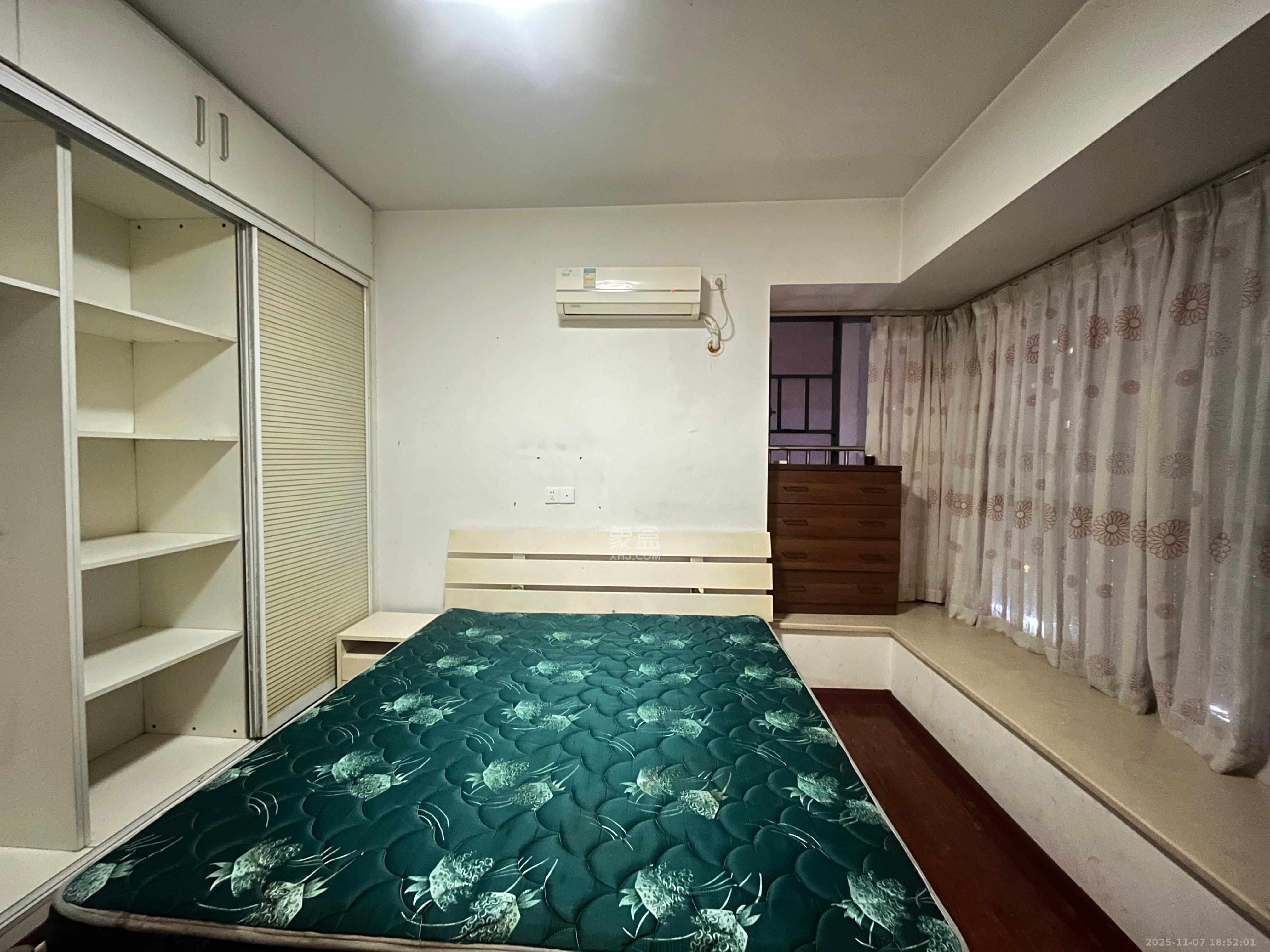 银港水晶城 2室2厅1卫 2200.0元/月 银港水晶城 2室2厅1卫 2200.0元/月室内图