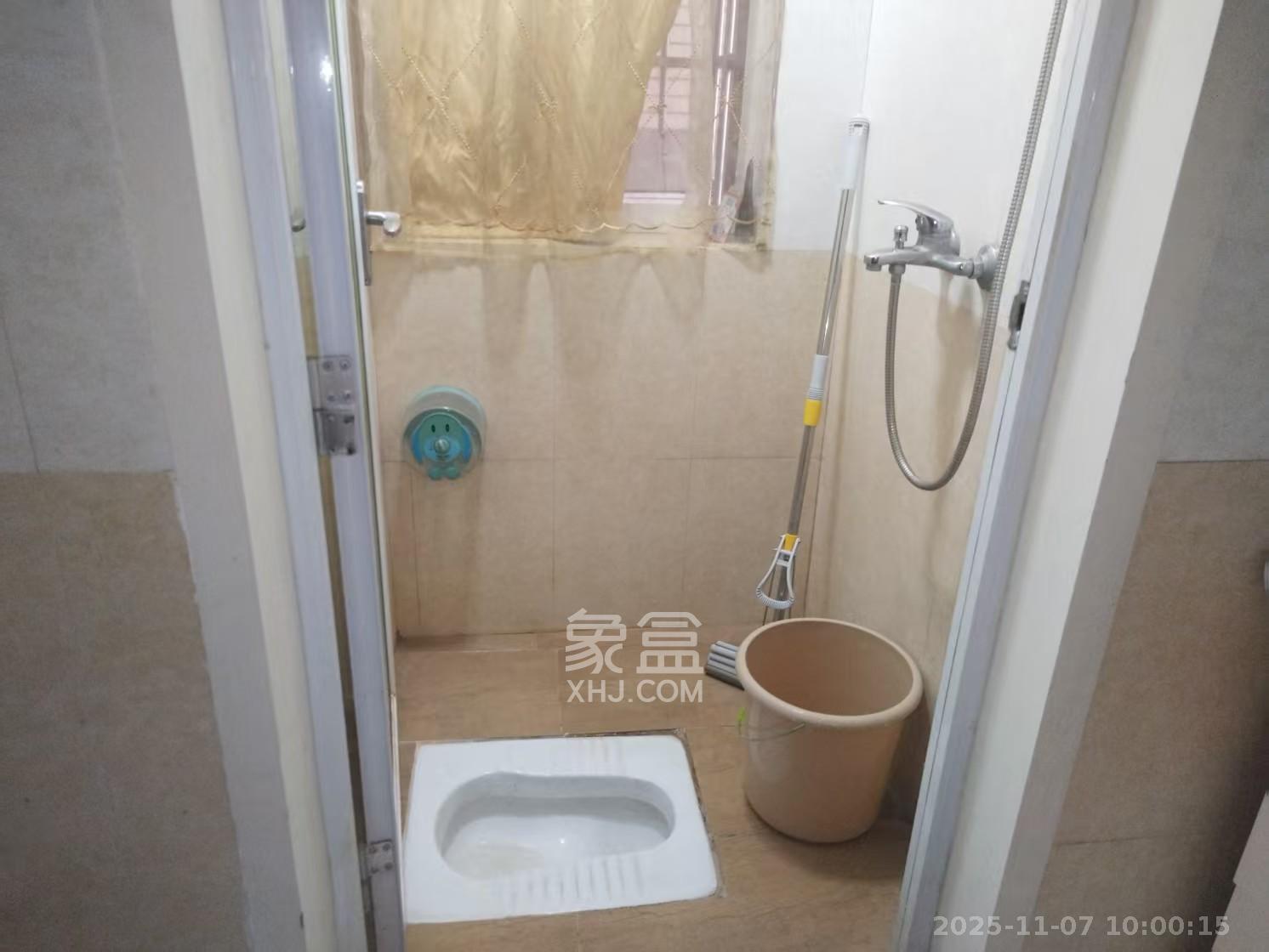 麓山才苑 1室1厅1卫 1600.0元/月 麓山才苑 1室1厅1卫 1600.0元/月室内图