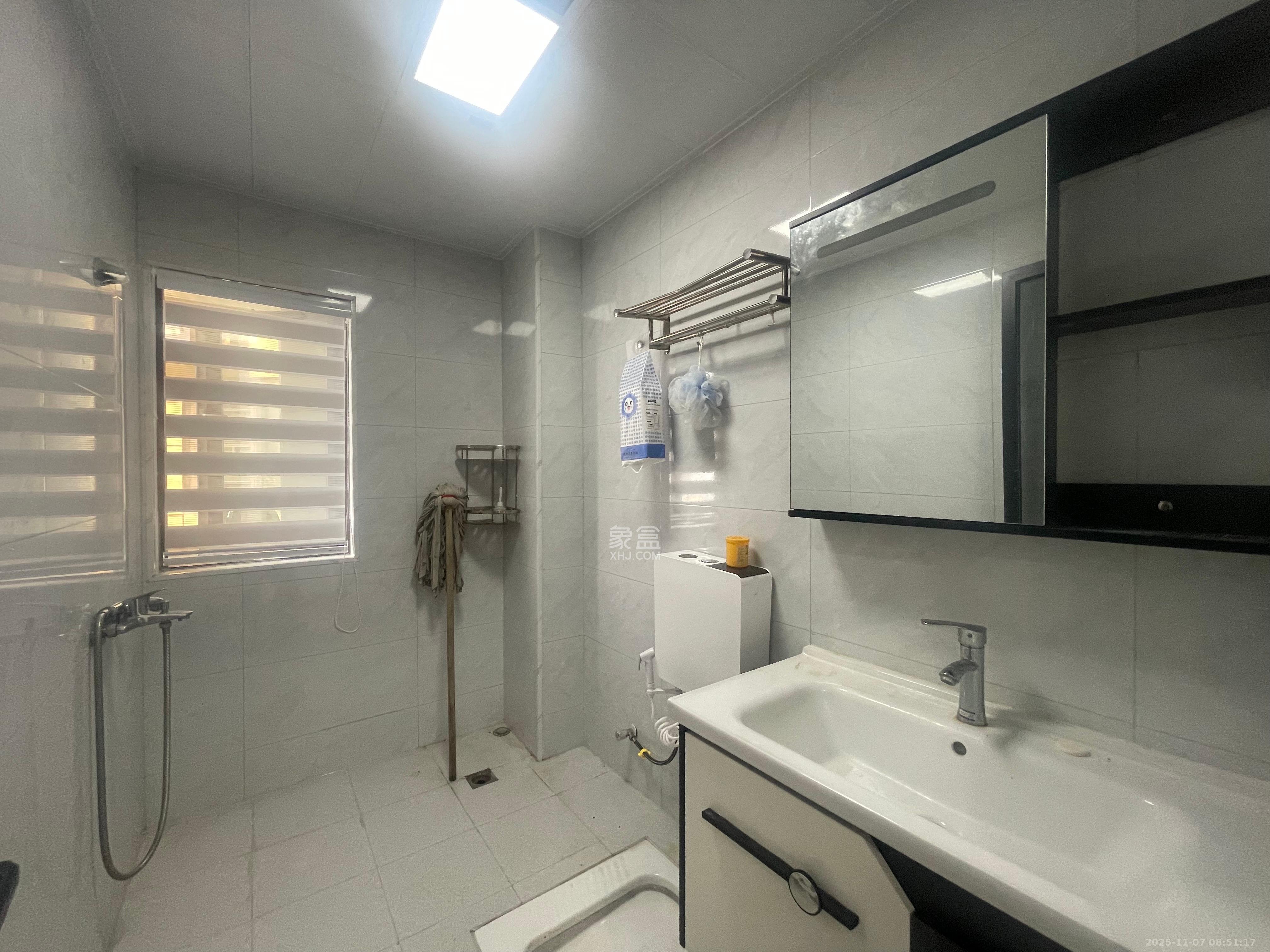 保利香槟国际 1室0厅0卫 2100.0元/月 保利香槟国际 1室0厅0卫 2100.0元/月室内图