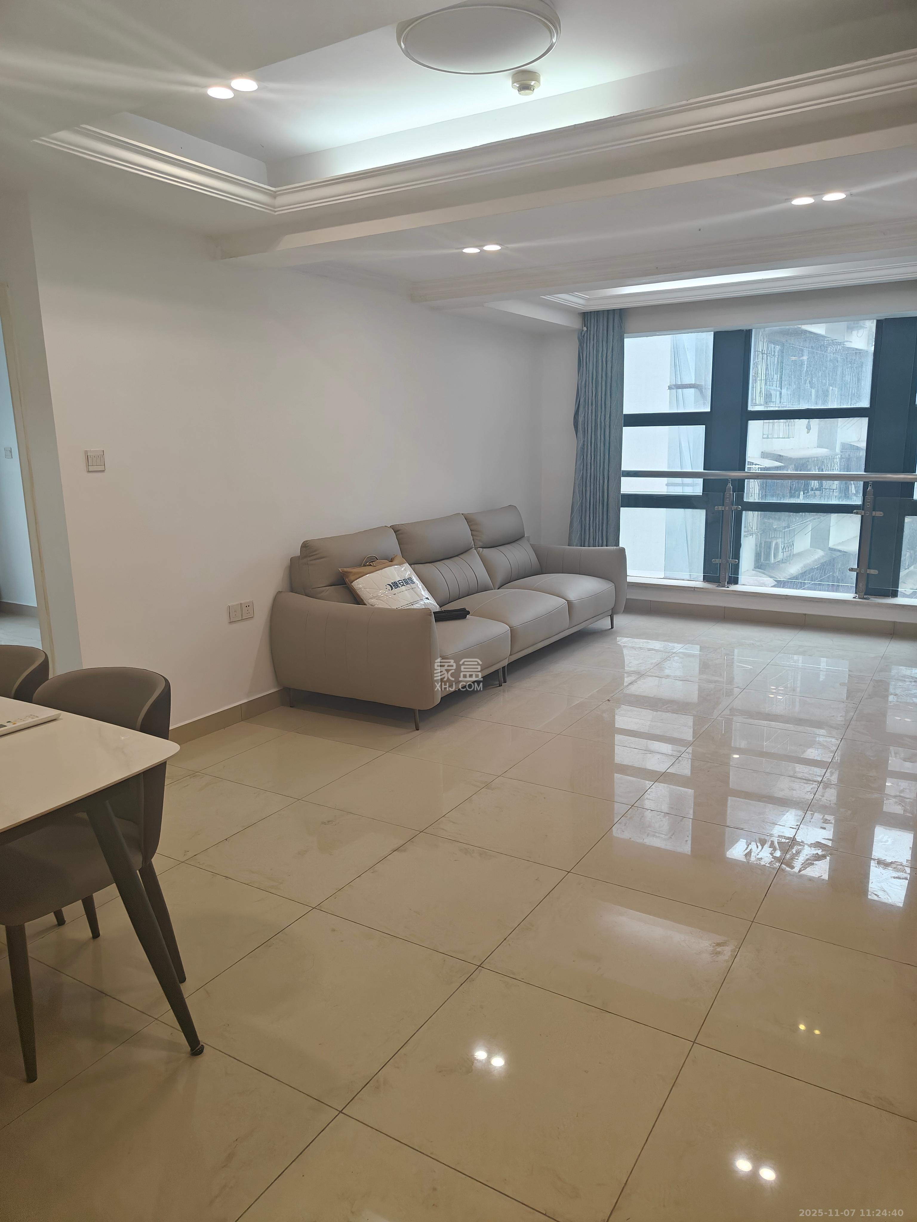 壹号公馆 2室1厅1卫 3300.0元/月 壹号公馆 2室1厅1卫 3300.0元/月室内图