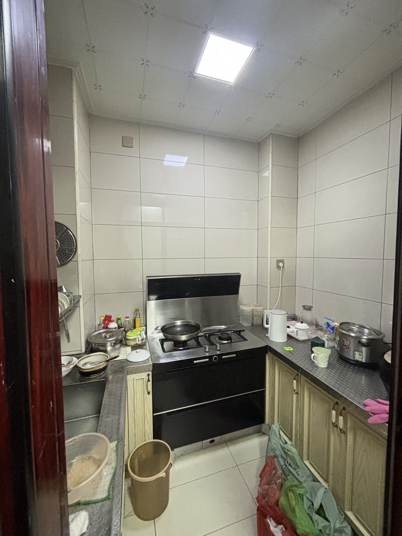 美兰新苑小区  3室2厅1卫    140.0万客厅