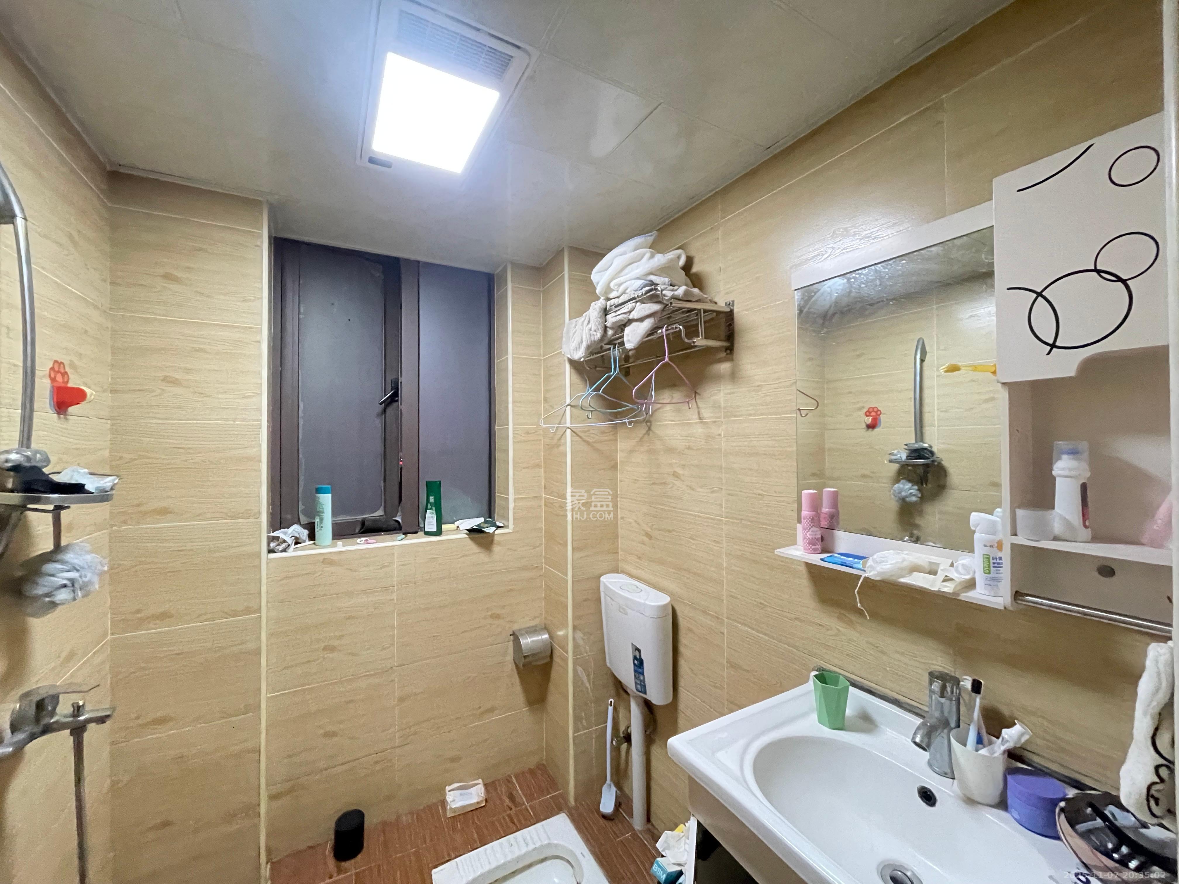 同鑫家园 1室1厅1卫 1400.0元/月 同鑫家园 1室1厅1卫 1400.0元/月室内图