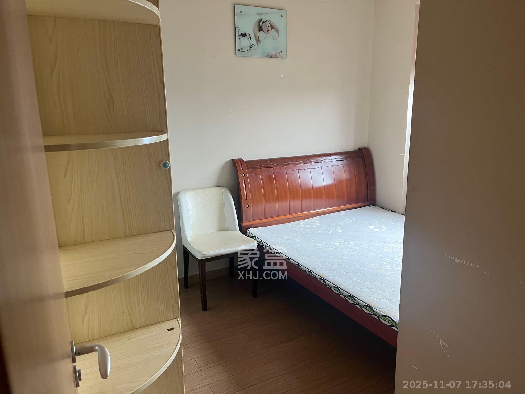 麓谷小镇 3室2厅1卫 2300.0元/月 麓谷小镇 3室2厅1卫 2300.0元/月室内图