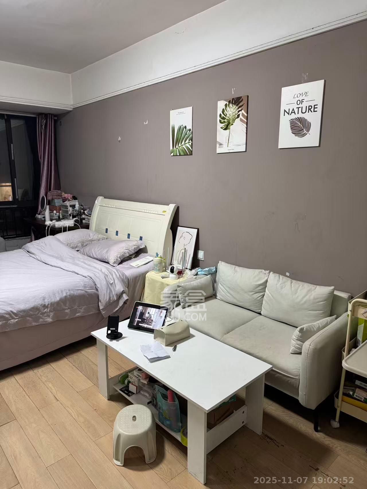 万科金色家园 1室1厅1卫 1300.0元/月 万科金色家园 1室1厅1卫 1300.0元/月室内图