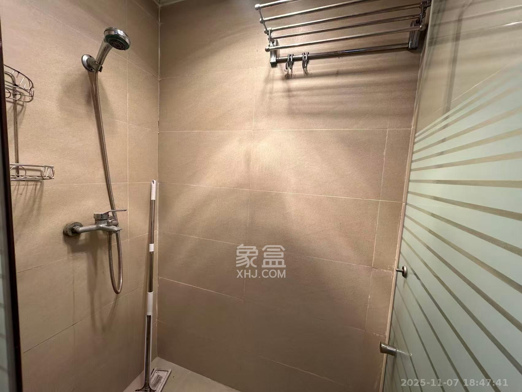 德庆水韵山城  1室1厅1卫    1300.0元/月室内图