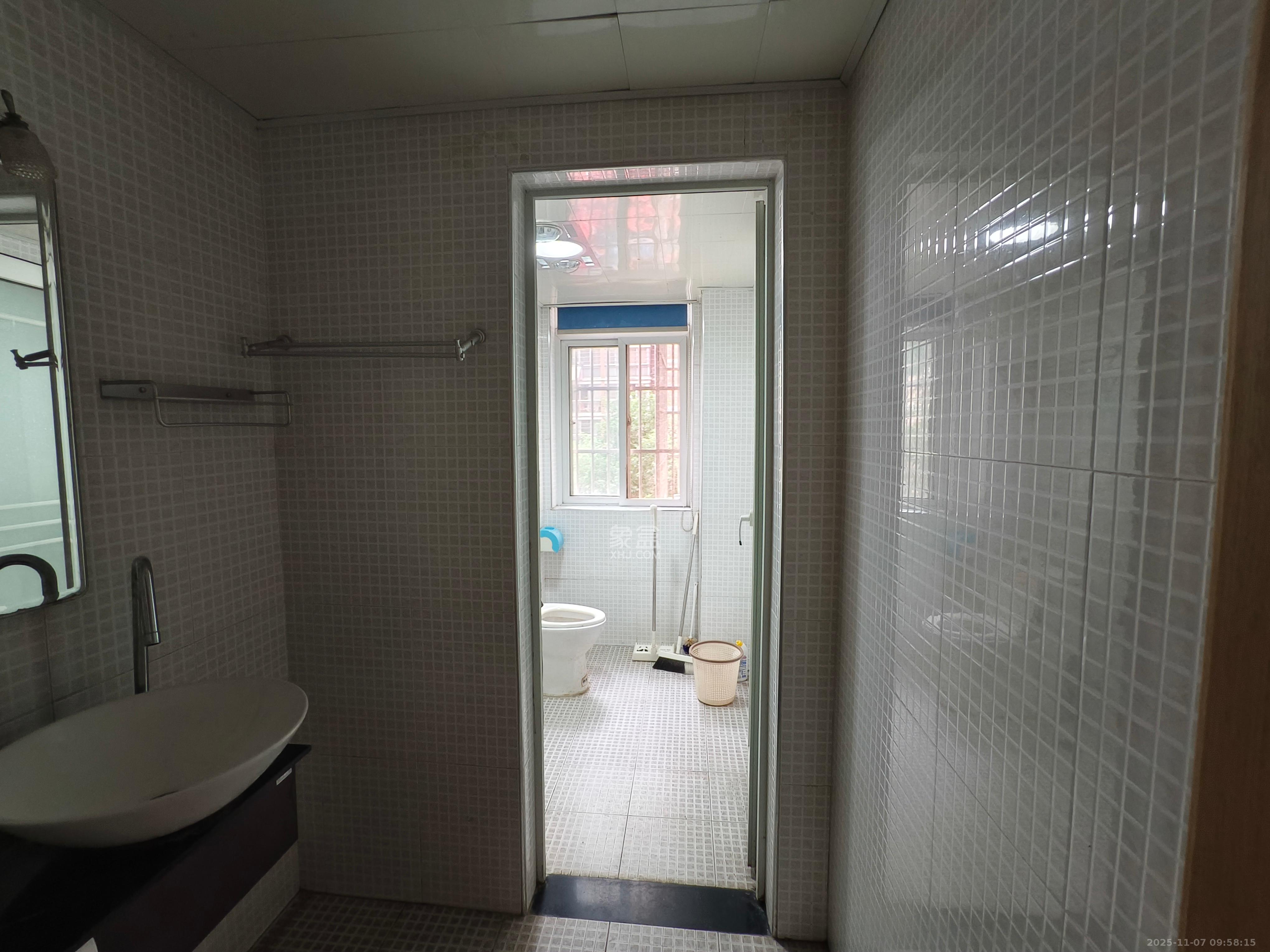 星城国际 3室2厅1卫 1600.0元/月 星城国际 3室2厅1卫 1600.0元/月室内图