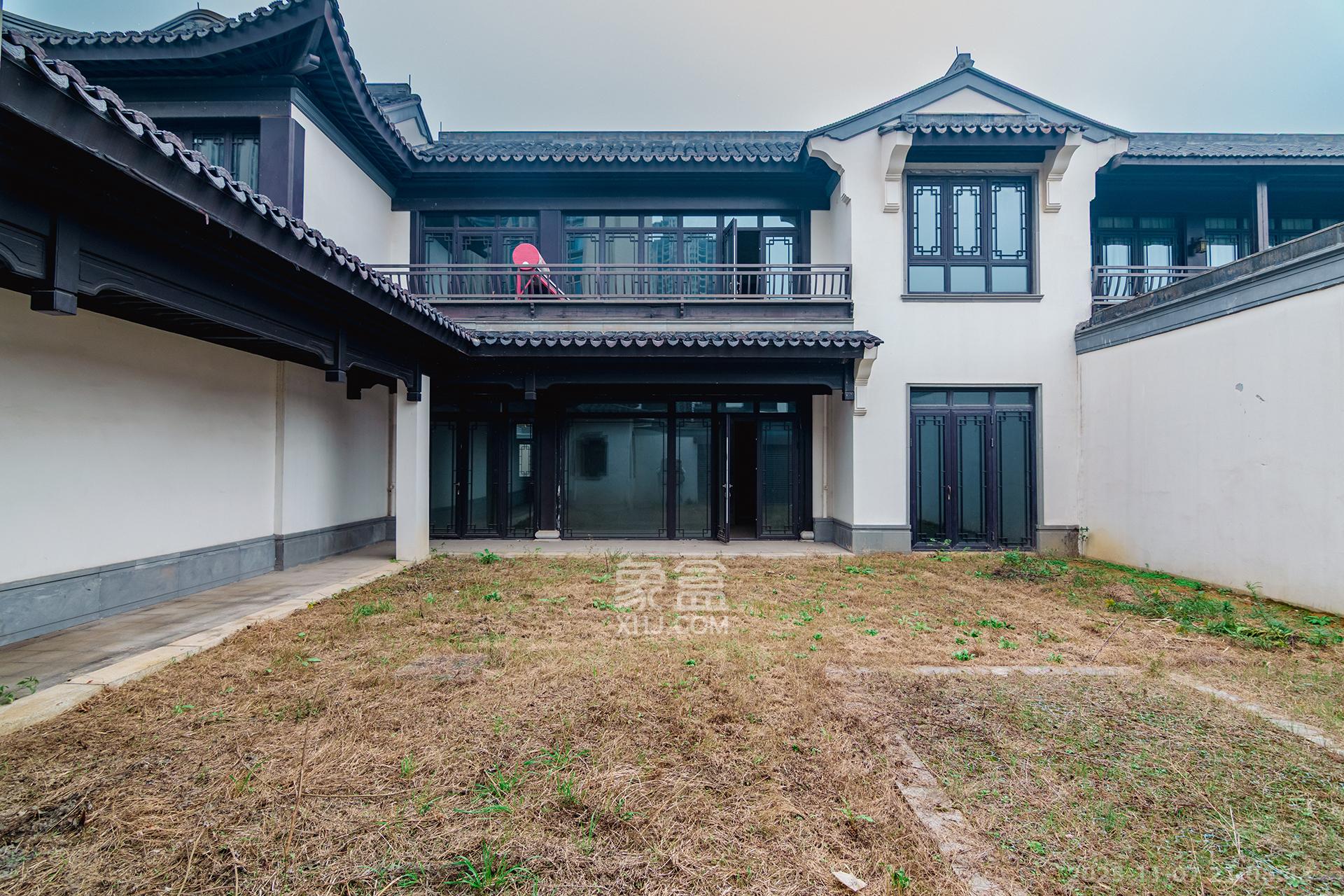 绿城高尔夫小镇 6室2厅4卫 390.0万 绿城高尔夫小镇 6室2厅4卫 390.0万其他