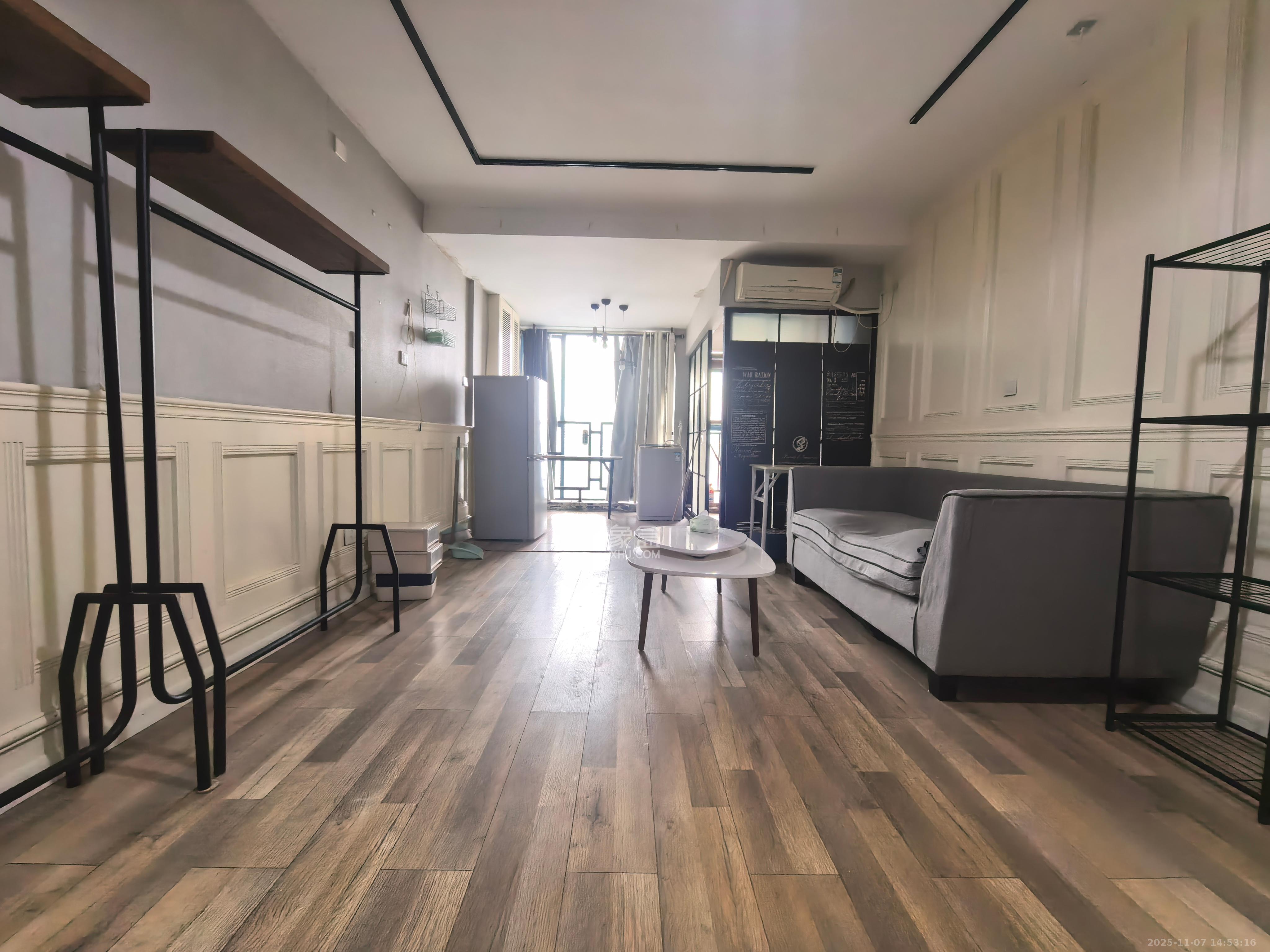 东一国际 1室1厅1卫 1600.0元/月 东一国际 1室1厅1卫 1600.0元/月室内图